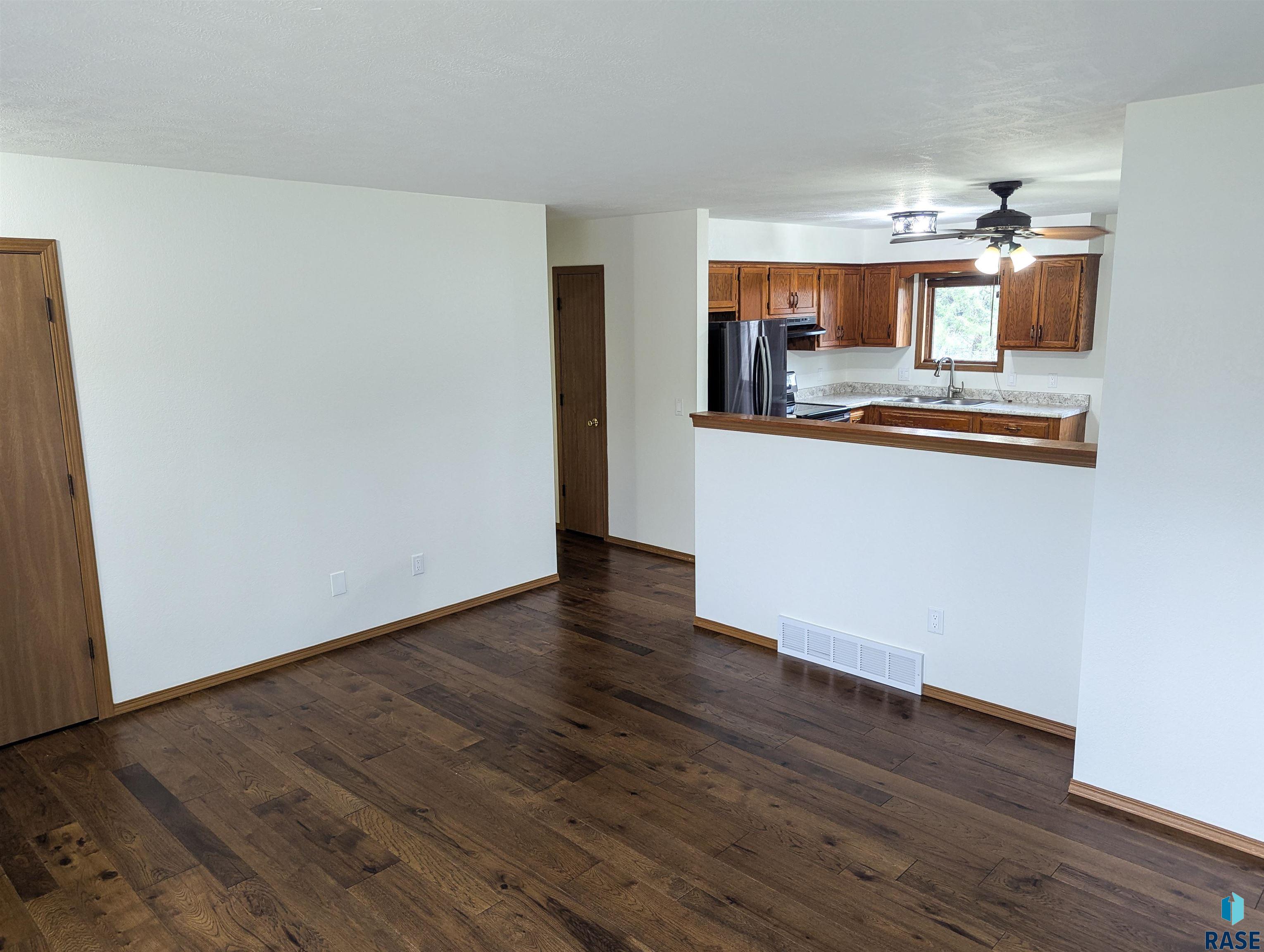 105 W Alpine Cir Circle, Brandon, New Jersey image 4