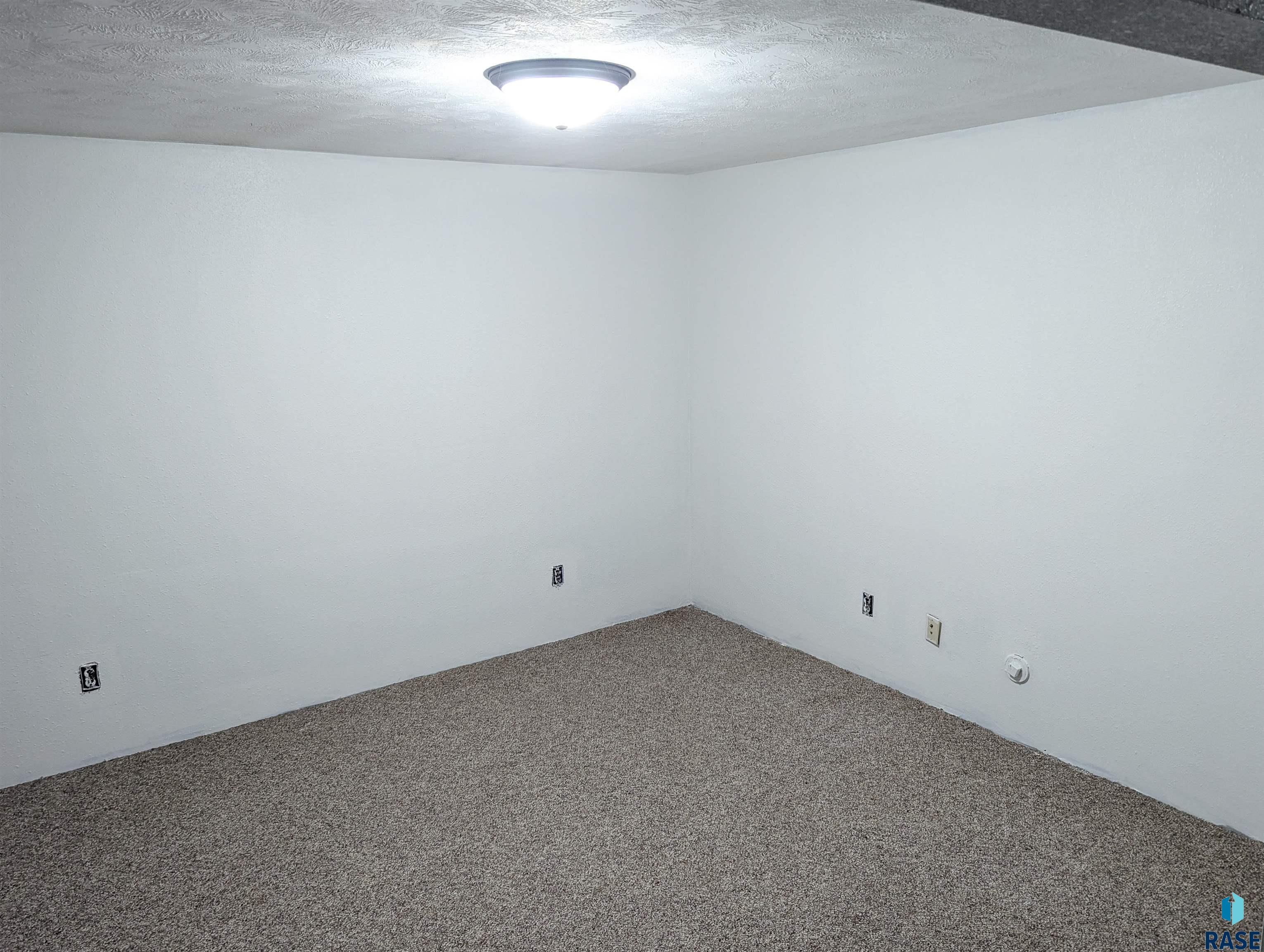 105 W Alpine Cir Circle, Brandon, New Jersey image 11