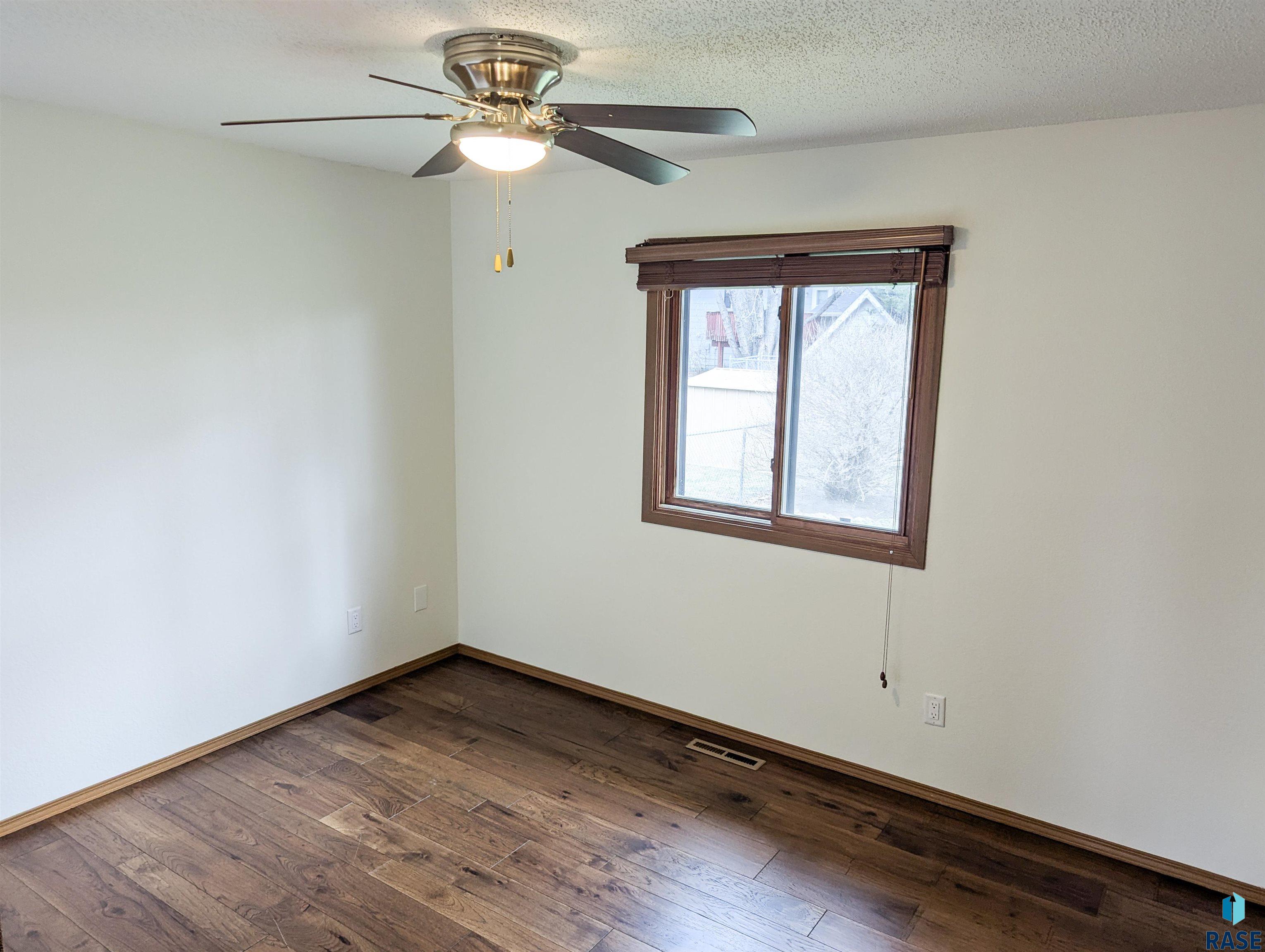 105 W Alpine Cir Circle, Brandon, New Jersey image 9