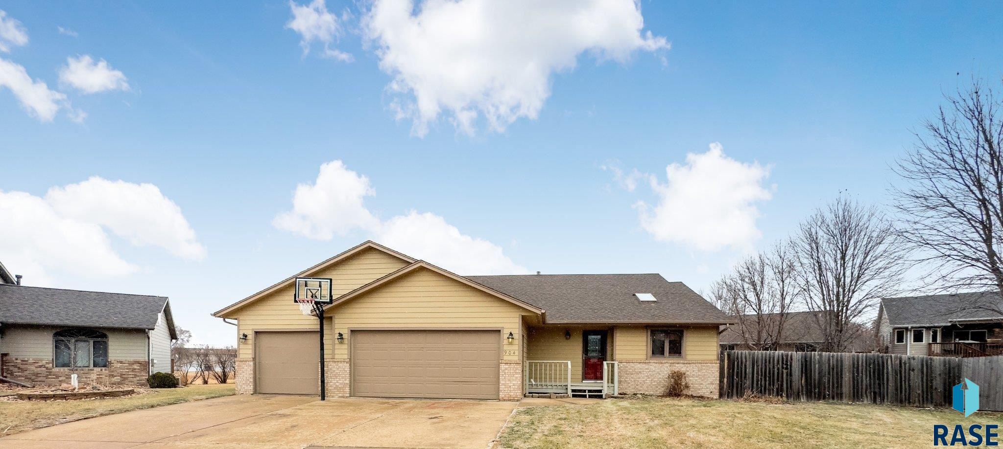 904 S Jay Cir Circle, Sioux Falls, South Dakota image 1