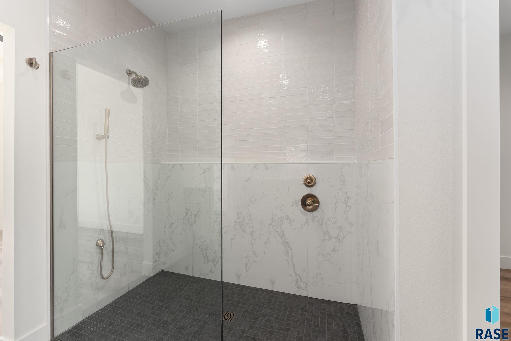 8313 E Sheridan Cir Circle, Sioux Falls, New Jersey image 21