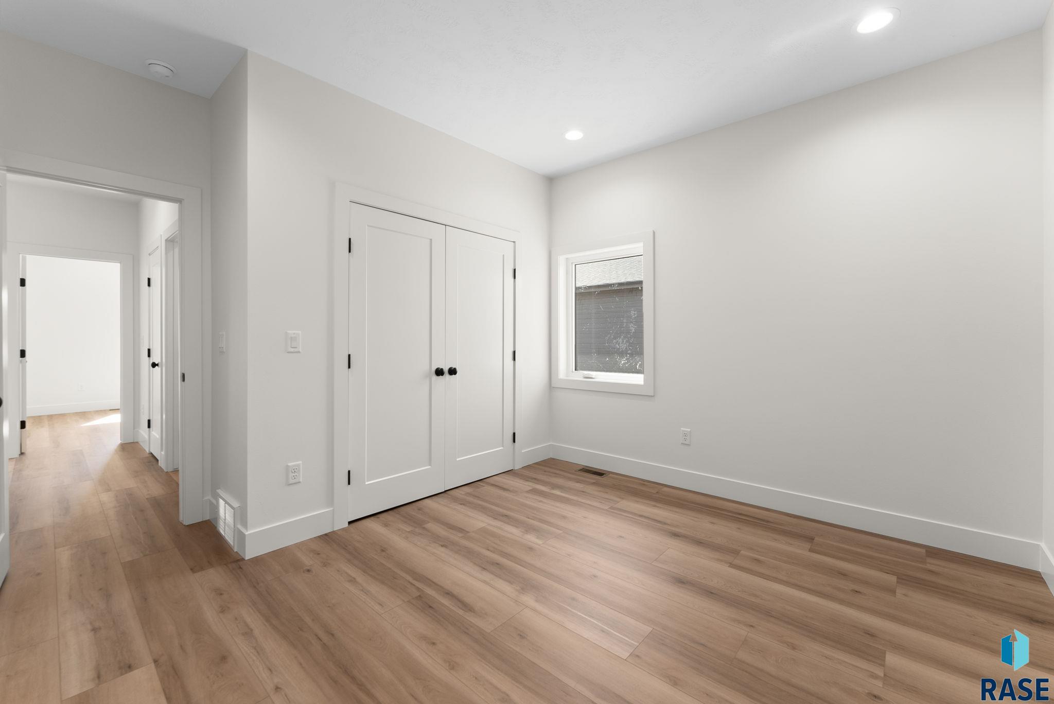8313 E Sheridan Cir Circle, Sioux Falls, New Jersey image 15