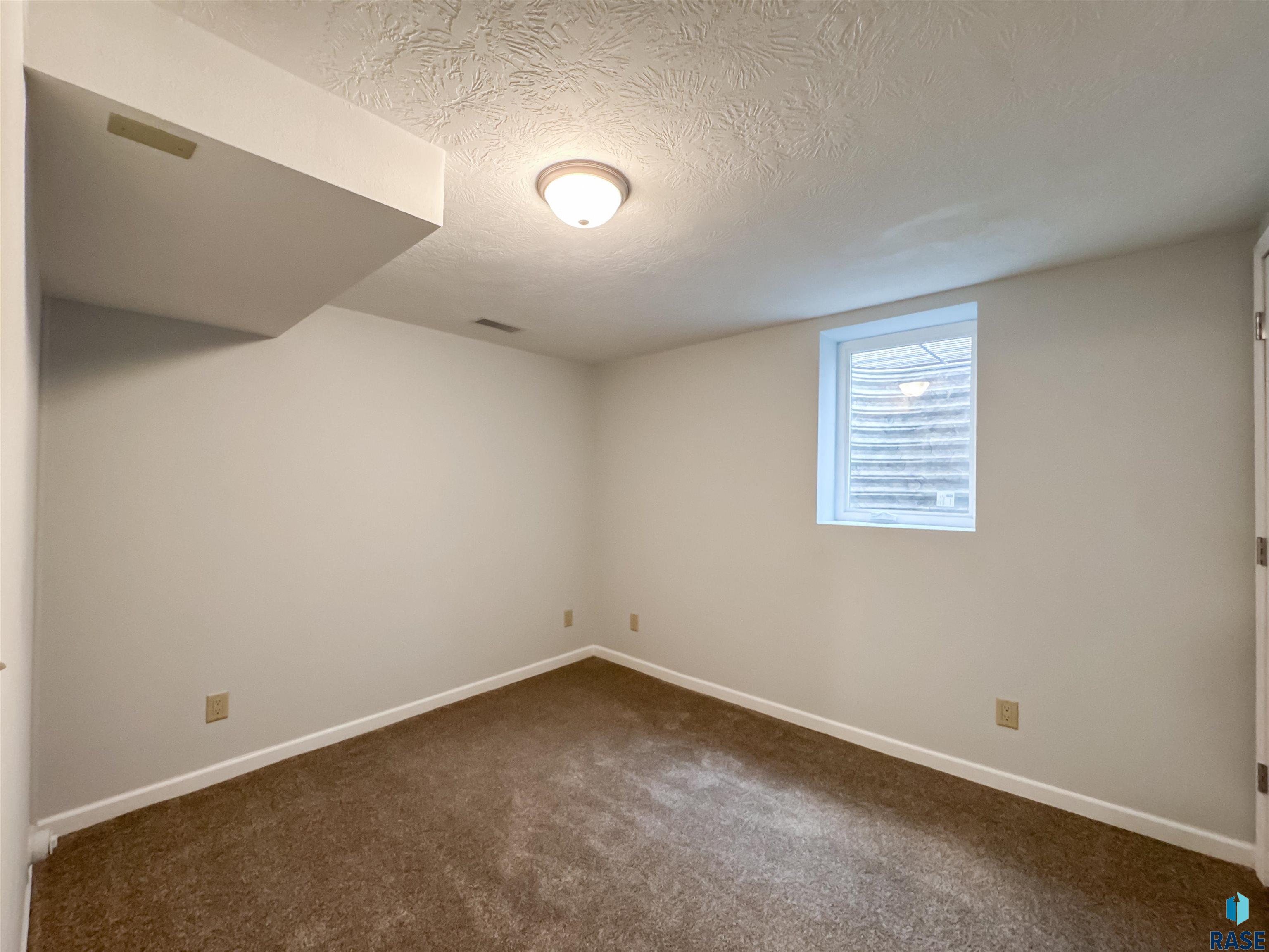 108 S Needles Dr Drive, Brandon, South Dakota image 25
