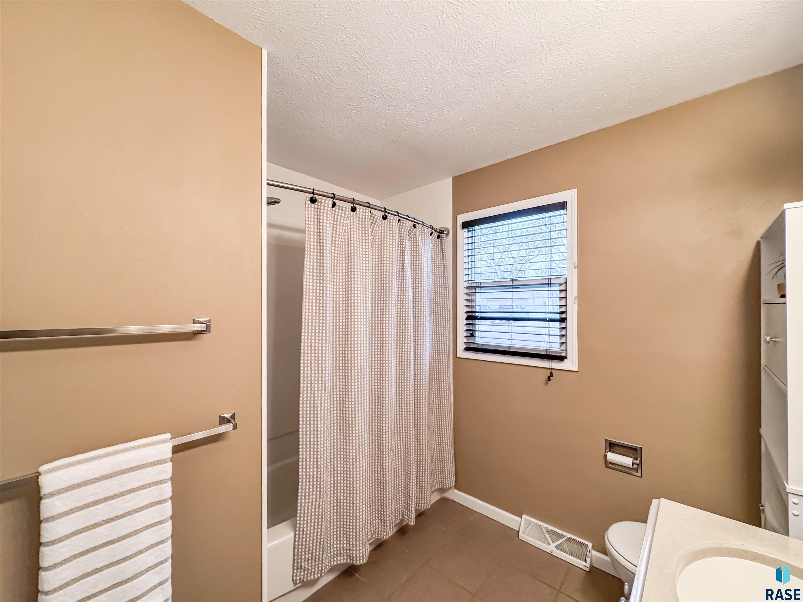 108 S Needles Dr Drive, Brandon, South Dakota image 16