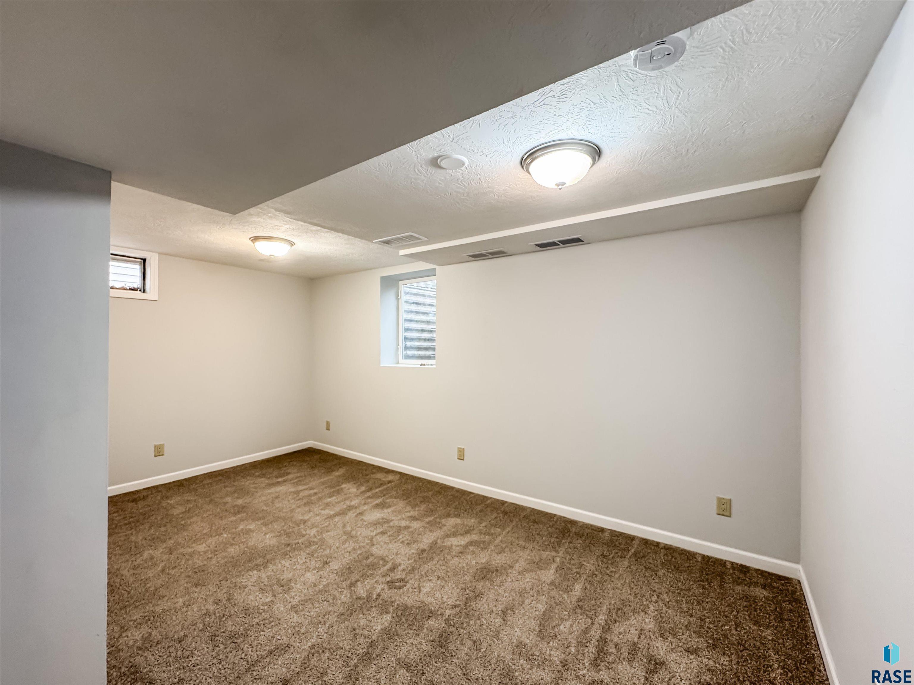 108 S Needles Dr Drive, Brandon, South Dakota image 21