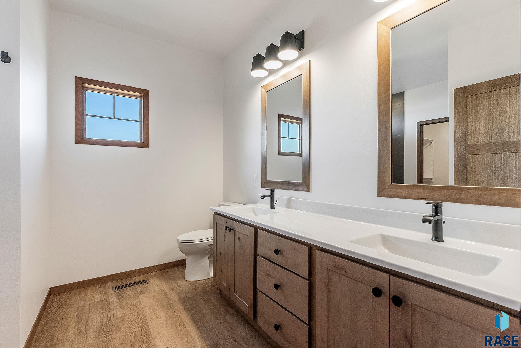 2308 E Brek St Street, Brandon, South Dakota image 16