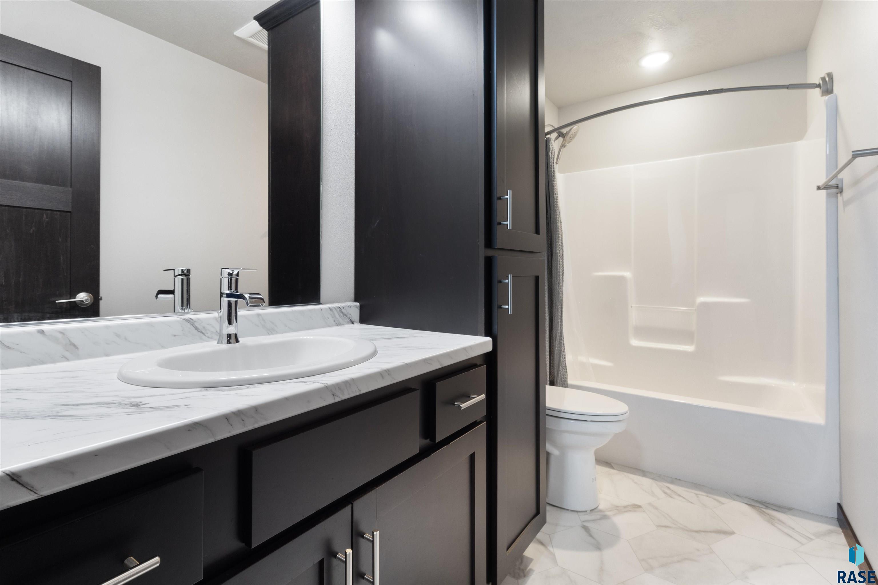 9317 W Colton St Street, Sioux Falls, South Dakota image 29