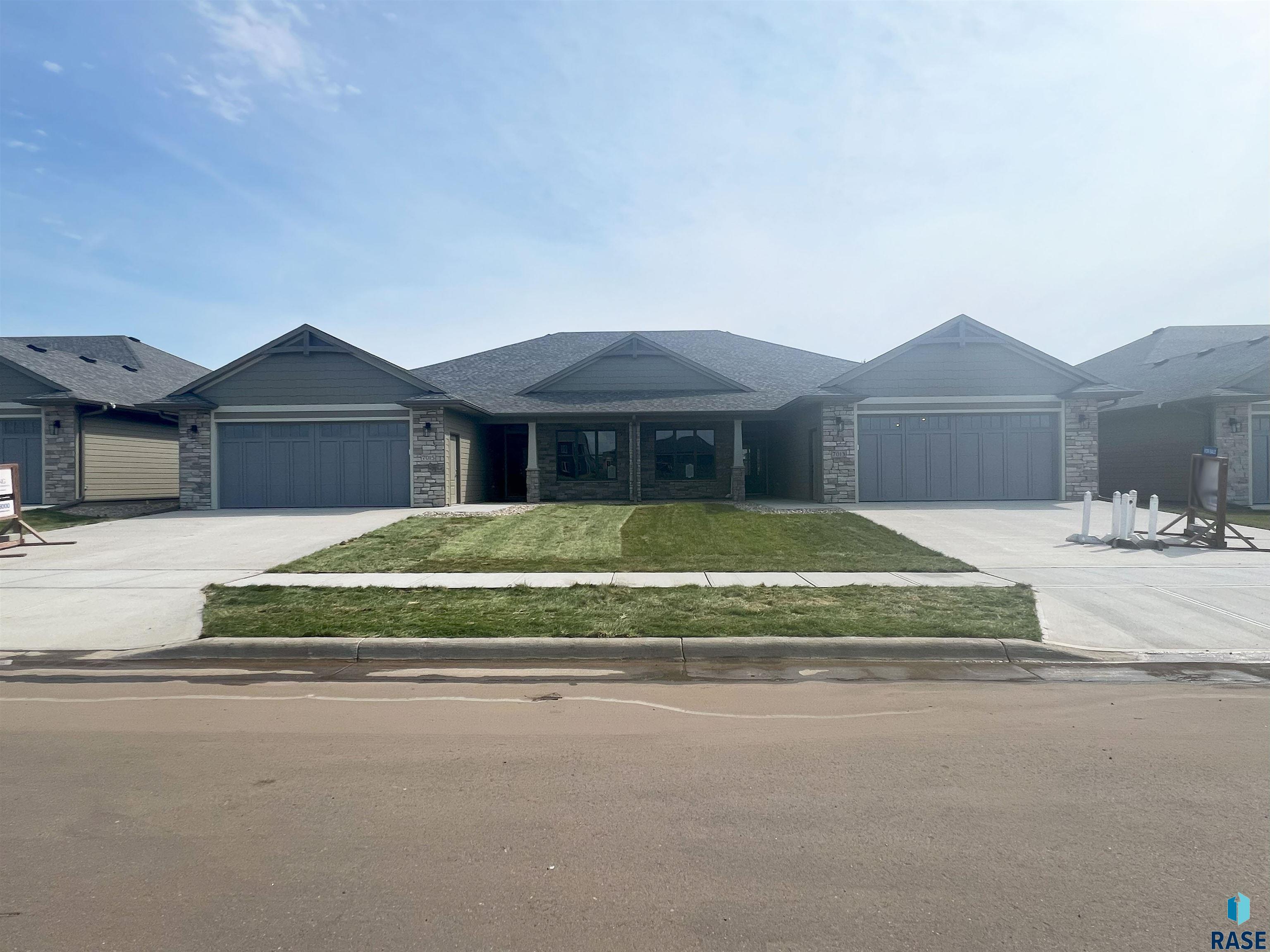 7015 E Copper Stone Cir Circle, Sioux Falls, South Dakota image 2