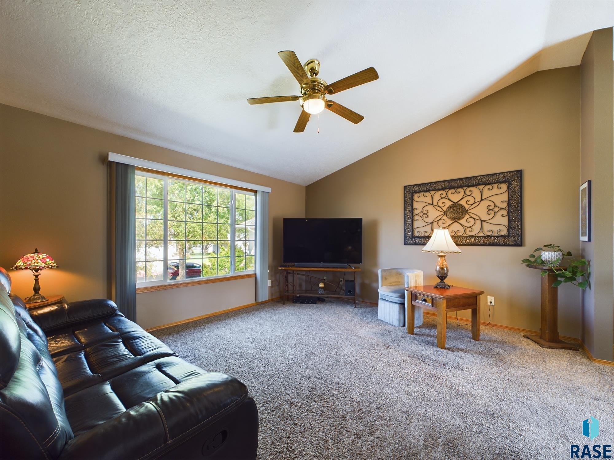 301 W Hackberry St Street, Brandon, New Jersey image 5