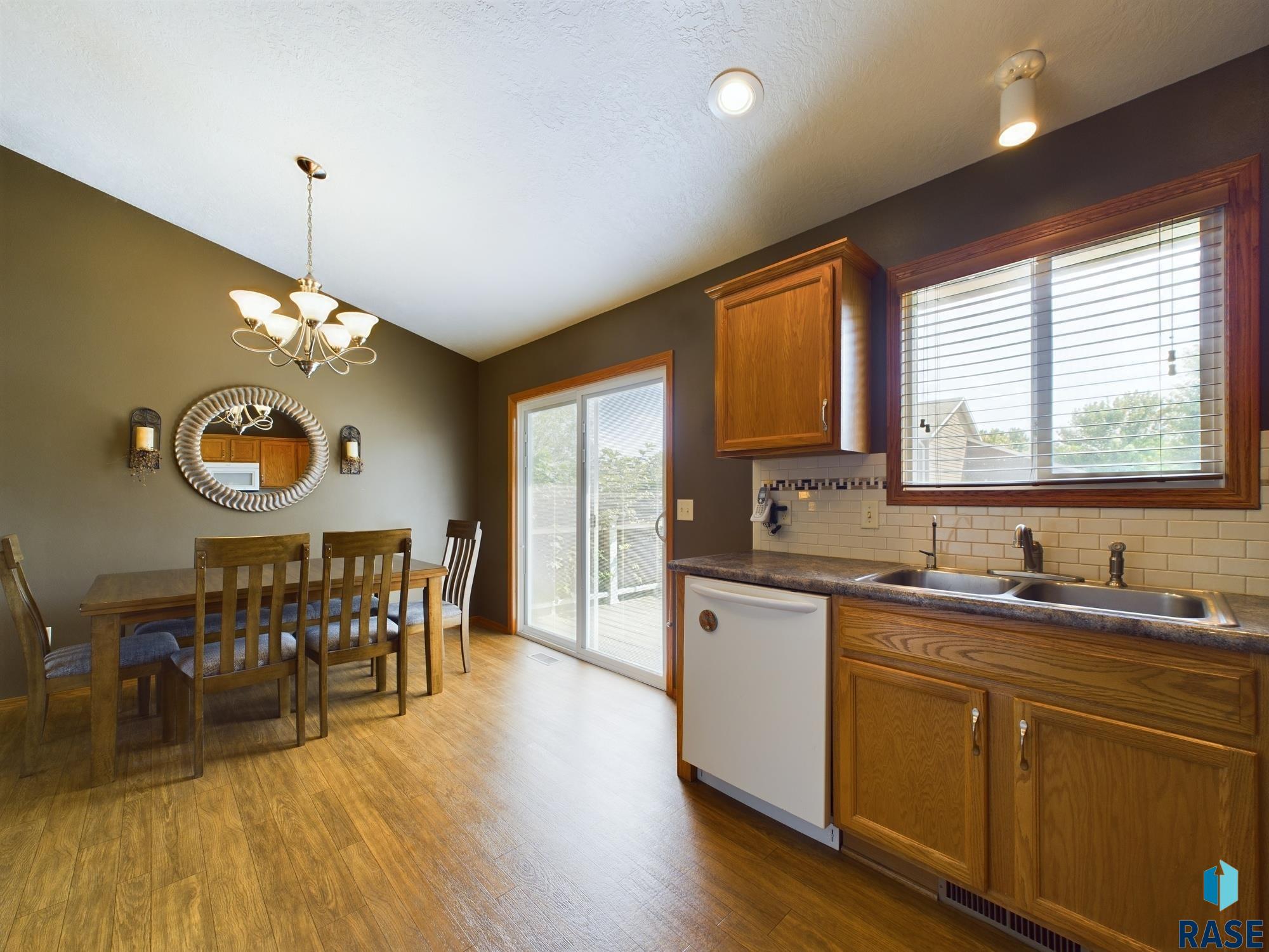 301 W Hackberry St Street, Brandon, New Jersey image 10