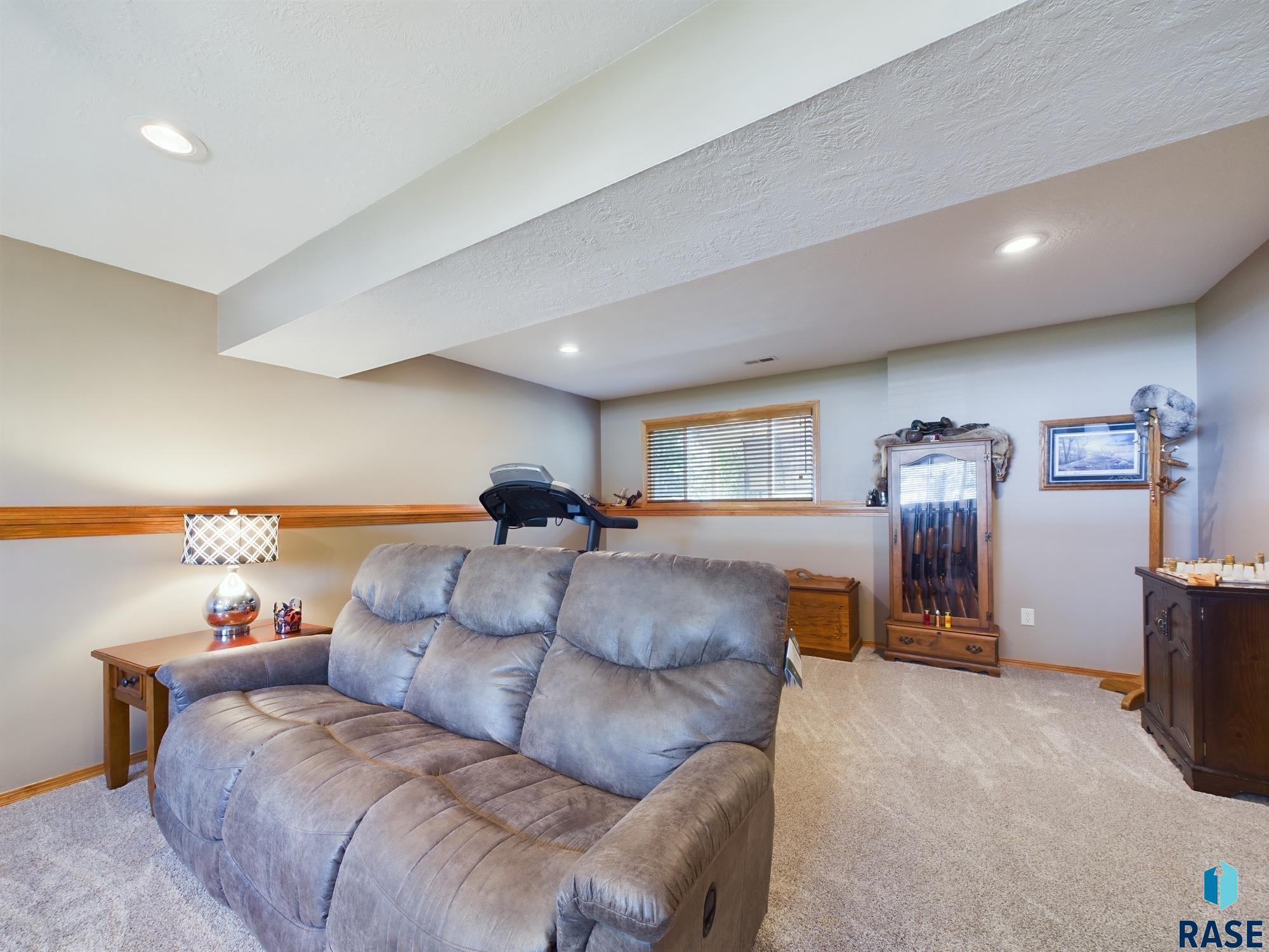 301 W Hackberry St Street, Brandon, New Jersey image 24