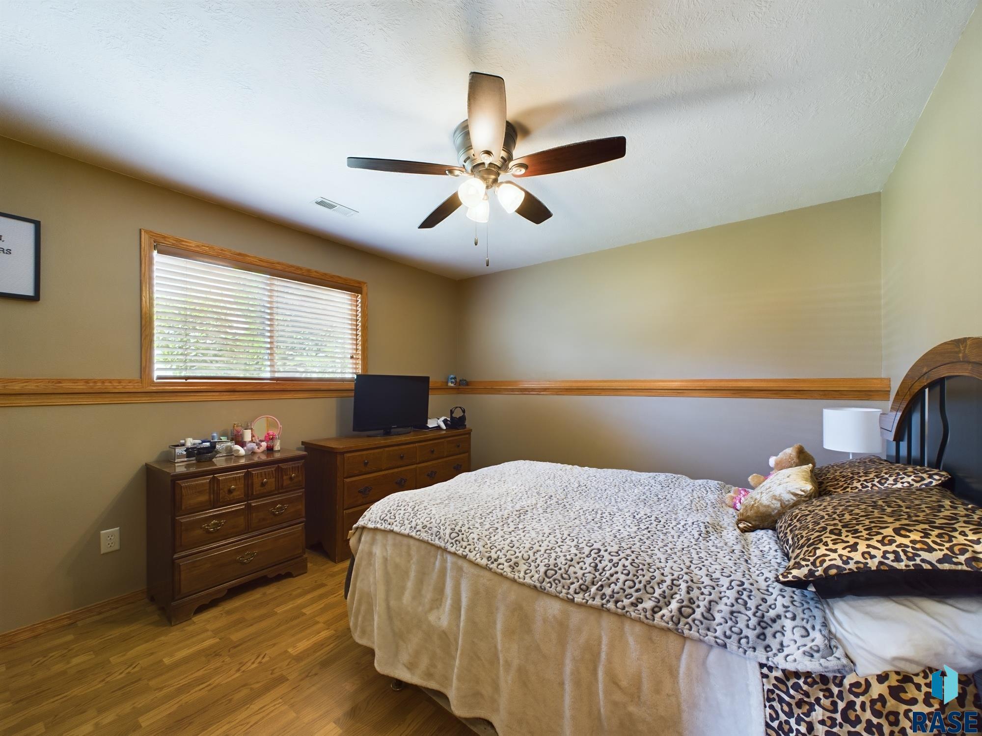 301 W Hackberry St Street, Brandon, New Jersey image 26