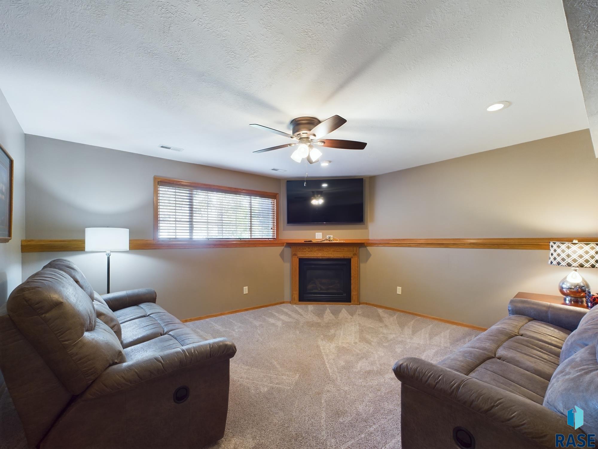 301 W Hackberry St Street, Brandon, New Jersey image 22