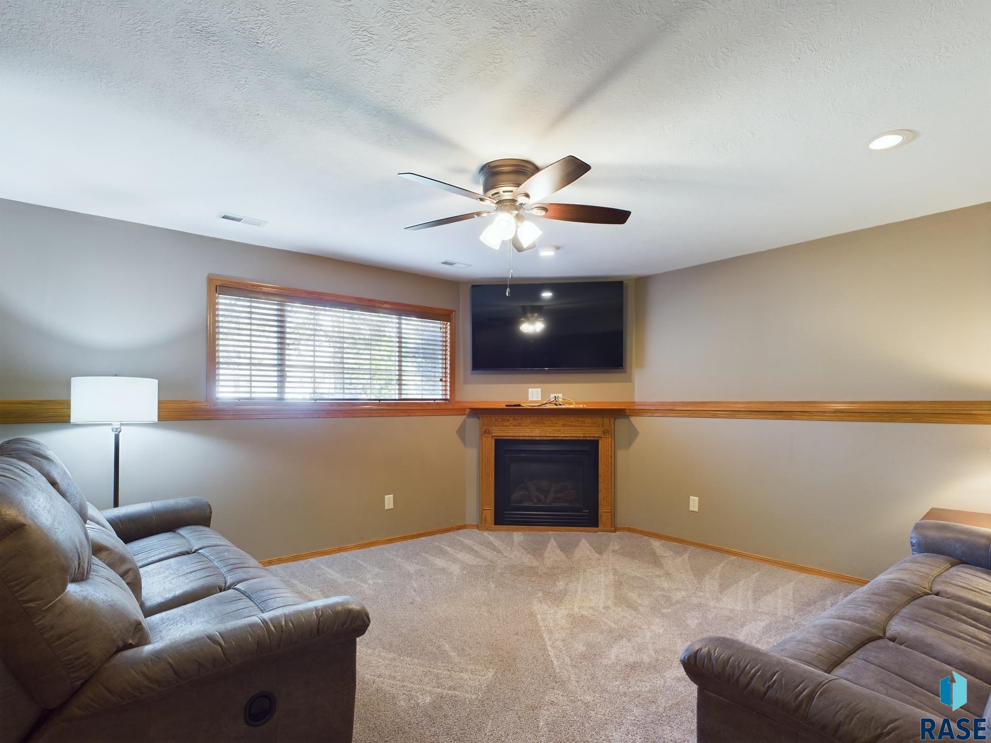 301 W Hackberry St Street, Brandon, New Jersey image 21