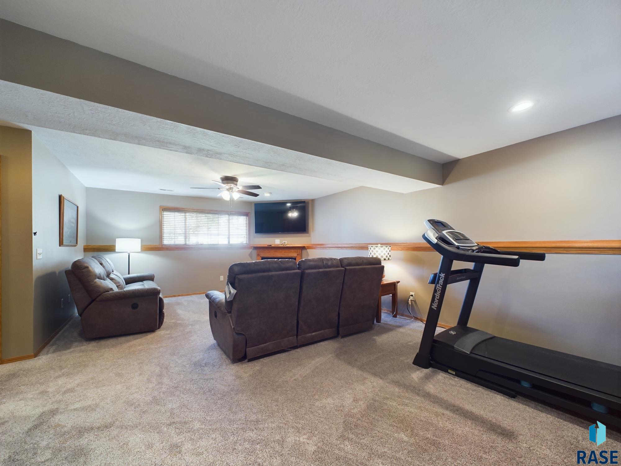 301 W Hackberry St Street, Brandon, New Jersey image 25