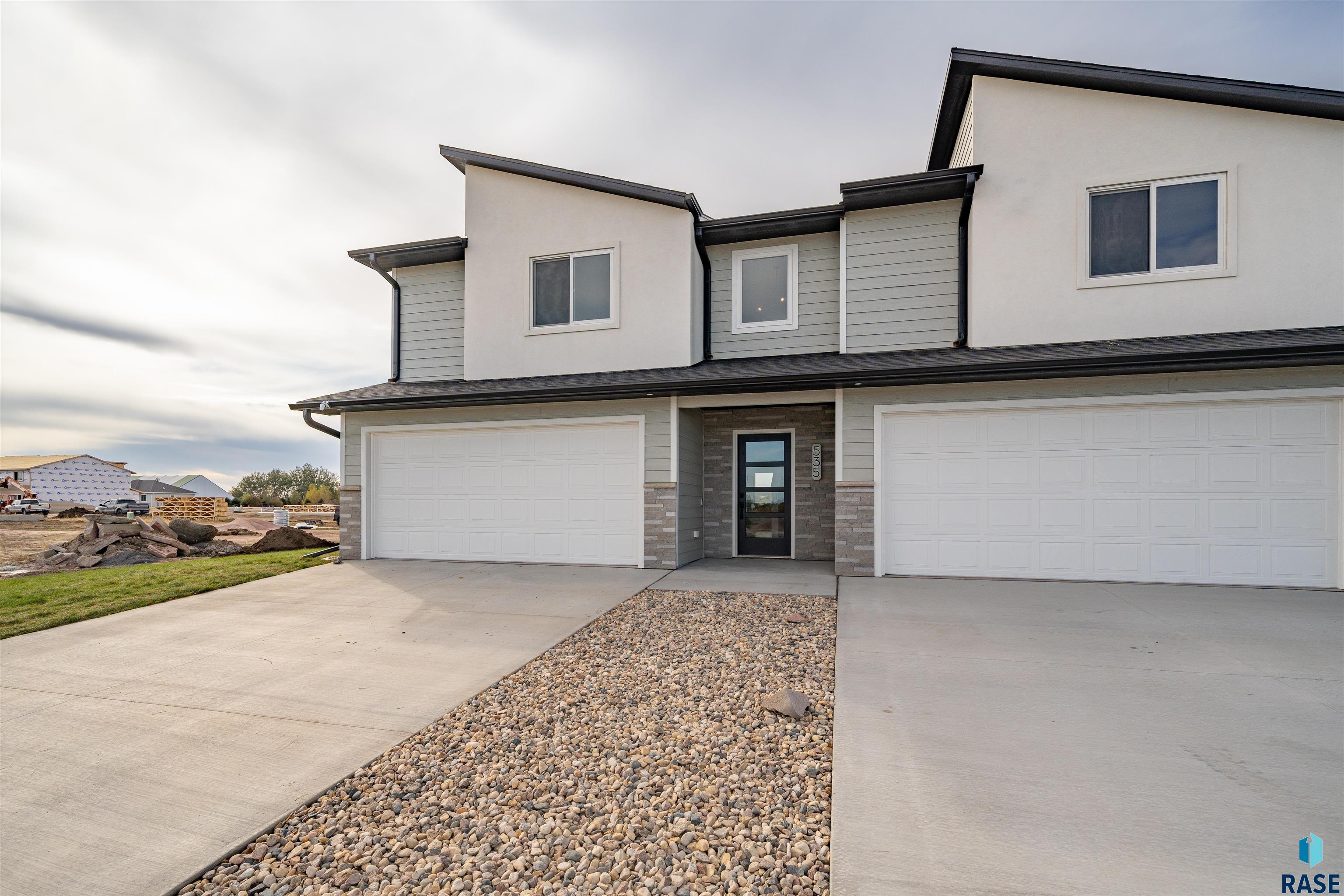 Harrisburg, South Dakota 57032, United States, 3 Bedrooms Bedrooms, ,3 BathroomsBathrooms,Residential,Active,194800