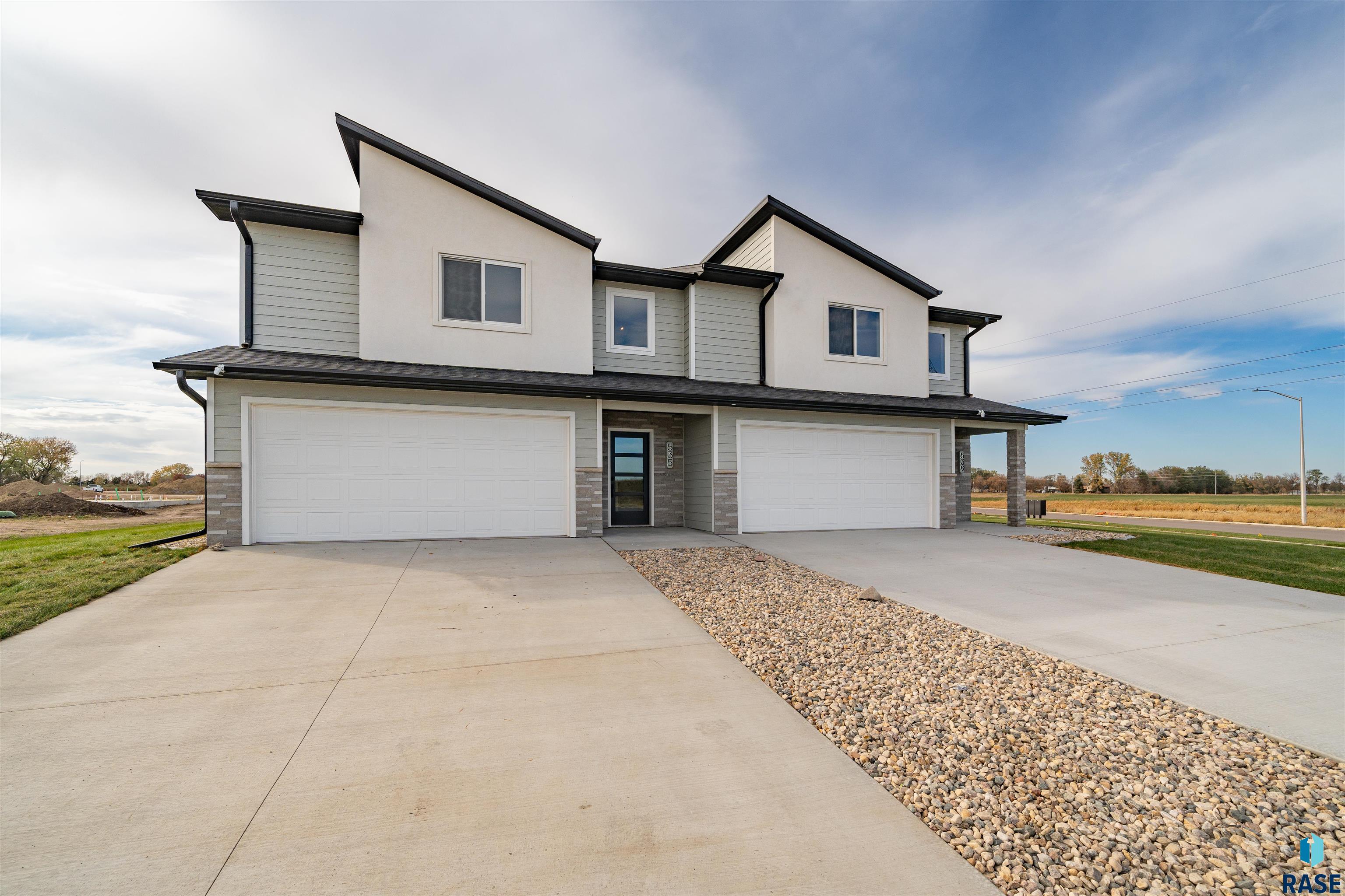 Harrisburg, South Dakota 57032, United States, 3 Bedrooms Bedrooms, ,3 BathroomsBathrooms,Residential,Active,194800