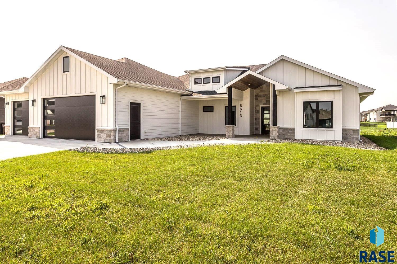 6613 E Corsair Dr Drive, Sioux Falls, South Dakota image 1