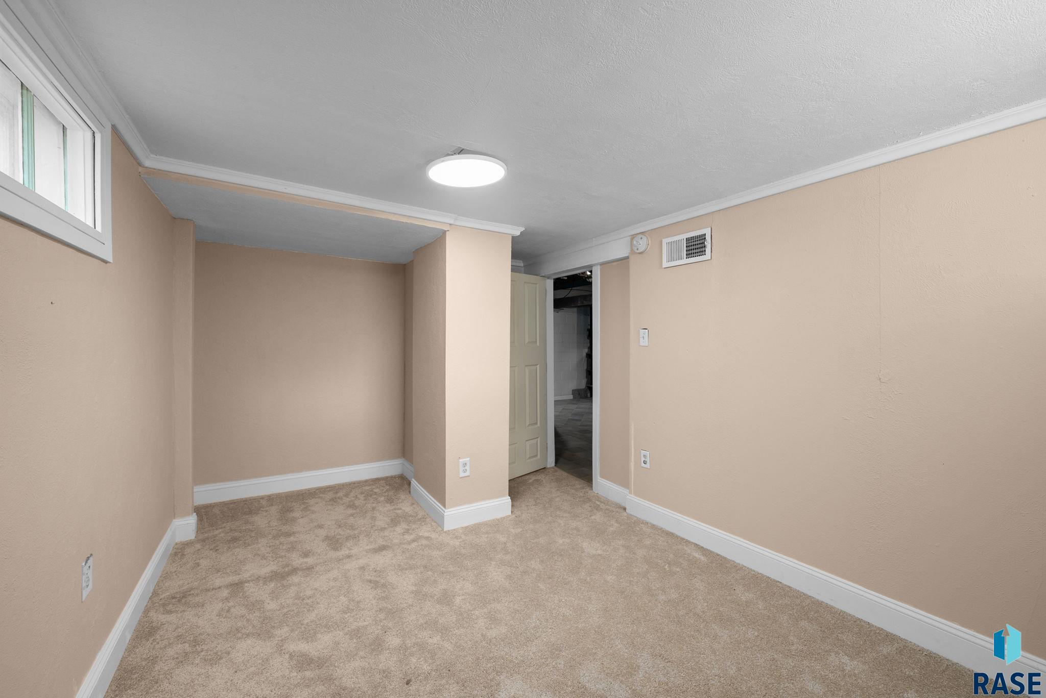 Sioux Falls, South Dakota 57105, United States, 2 Bedrooms Bedrooms, ,2 BathroomsBathrooms,Residential,Active,132928