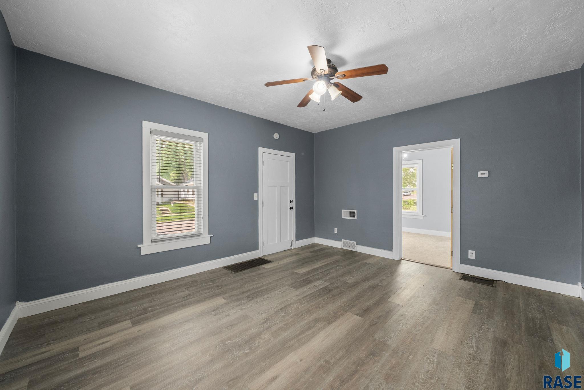 Sioux Falls, South Dakota 57105, United States, 2 Bedrooms Bedrooms, ,2 BathroomsBathrooms,Residential,Active,132928