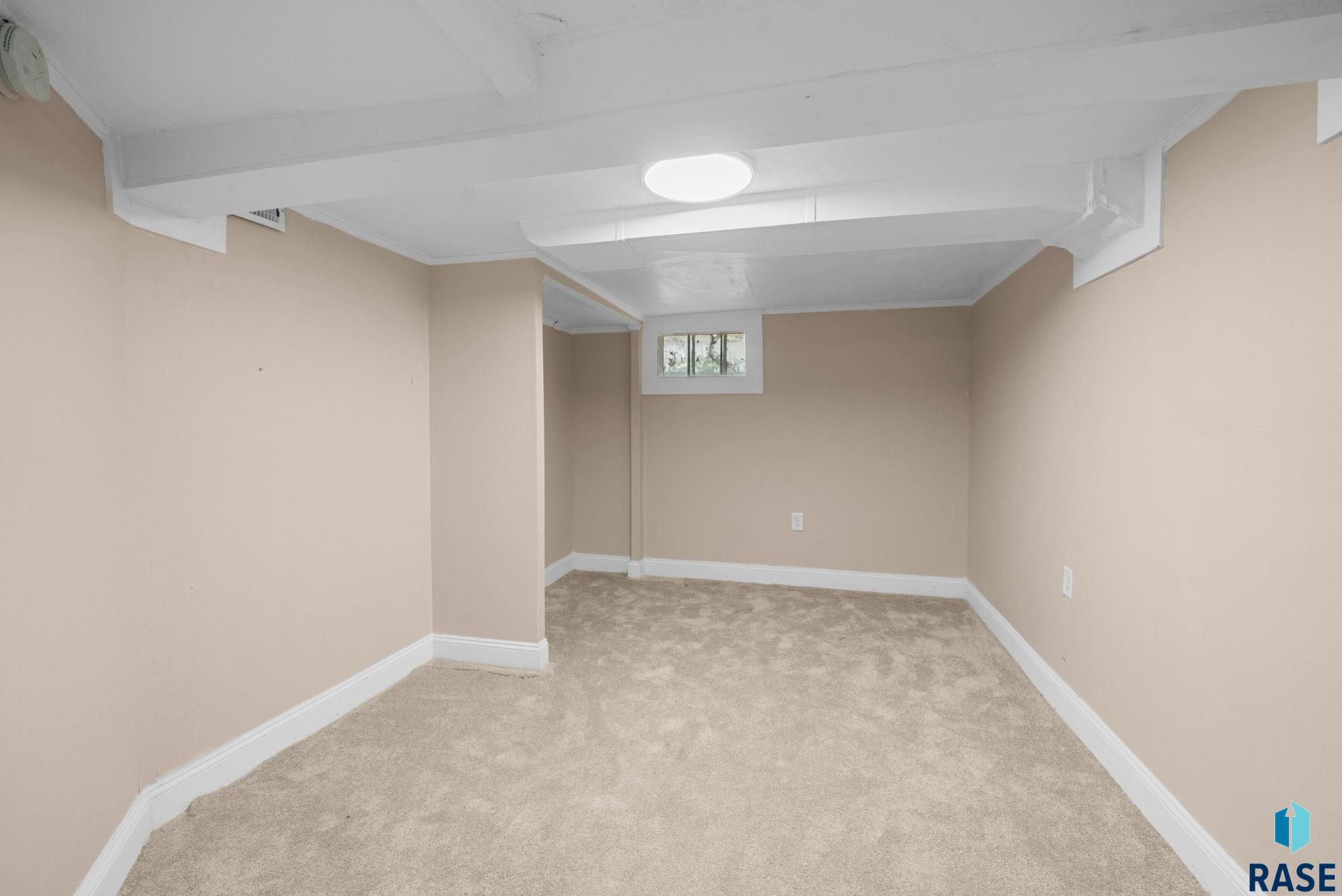 Sioux Falls, South Dakota 57105, United States, 2 Bedrooms Bedrooms, ,2 BathroomsBathrooms,Residential,Active,132928