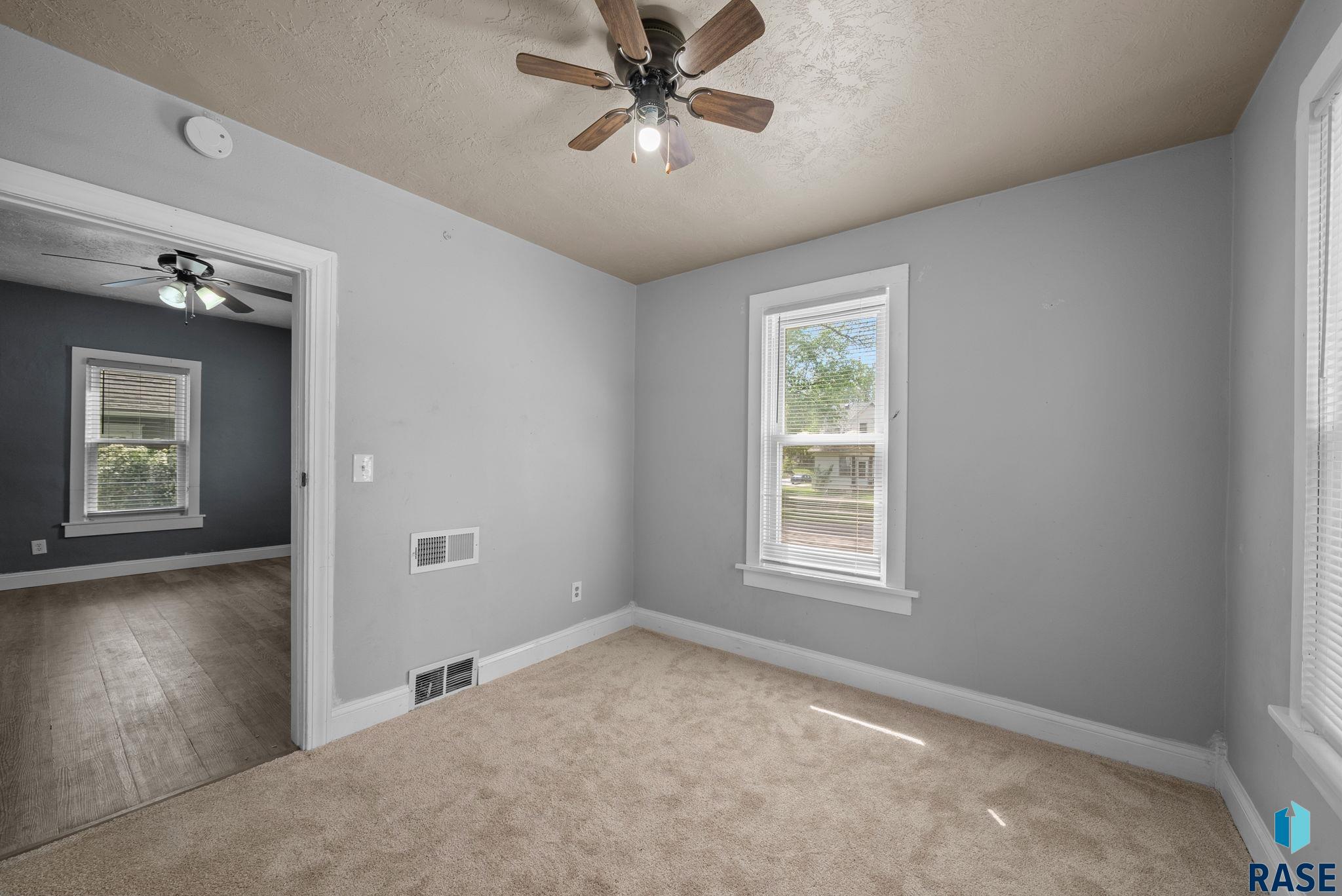 Sioux Falls, South Dakota 57105, United States, 2 Bedrooms Bedrooms, ,2 BathroomsBathrooms,Residential,Active,132928