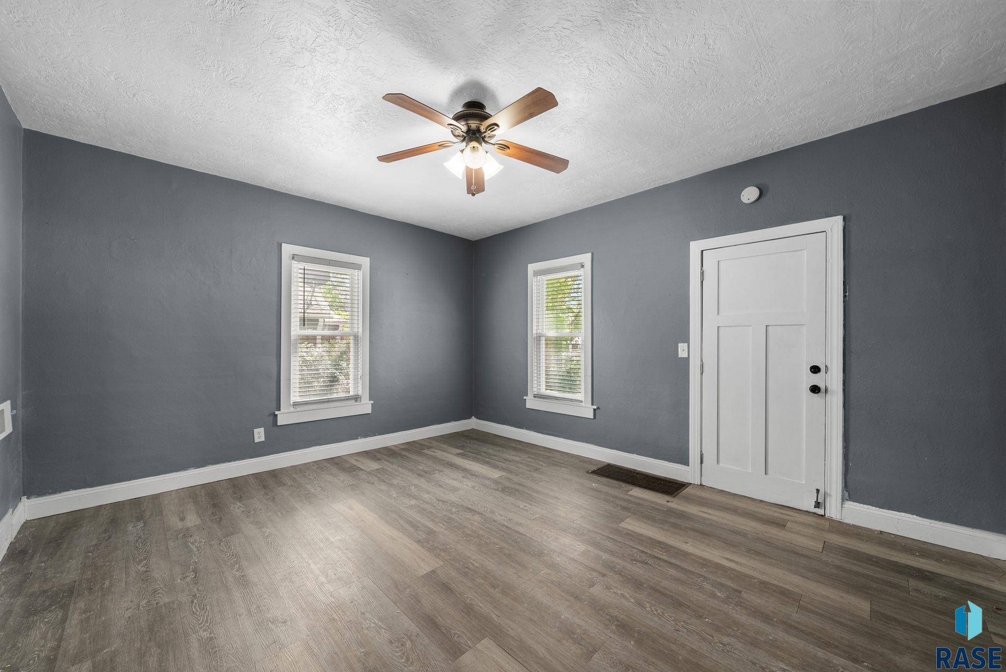 Sioux Falls, South Dakota 57105, United States, 2 Bedrooms Bedrooms, ,2 BathroomsBathrooms,Residential,Active,132928