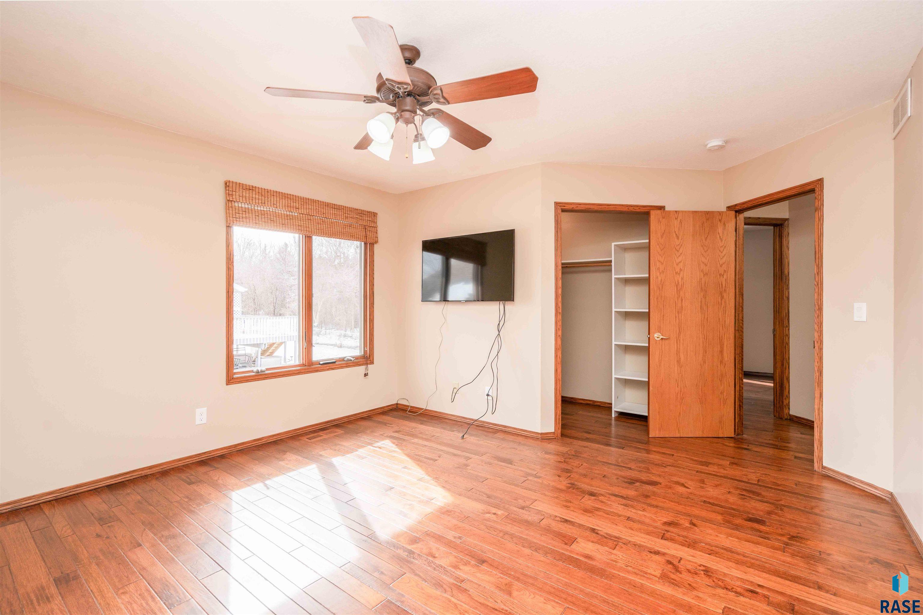 1009 S Parkview Blvd Boulevard, Brandon, South Dakota image 9