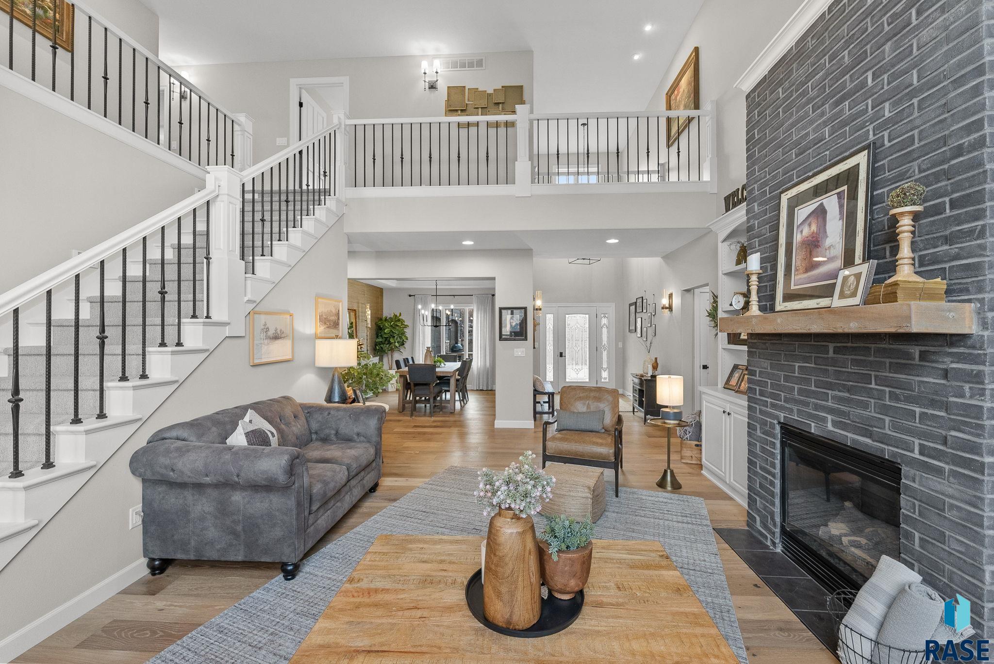 Sioux Falls, South Dakota 57110, United States, 6 Bedrooms Bedrooms, ,5 BathroomsBathrooms,Residential,Active,18601