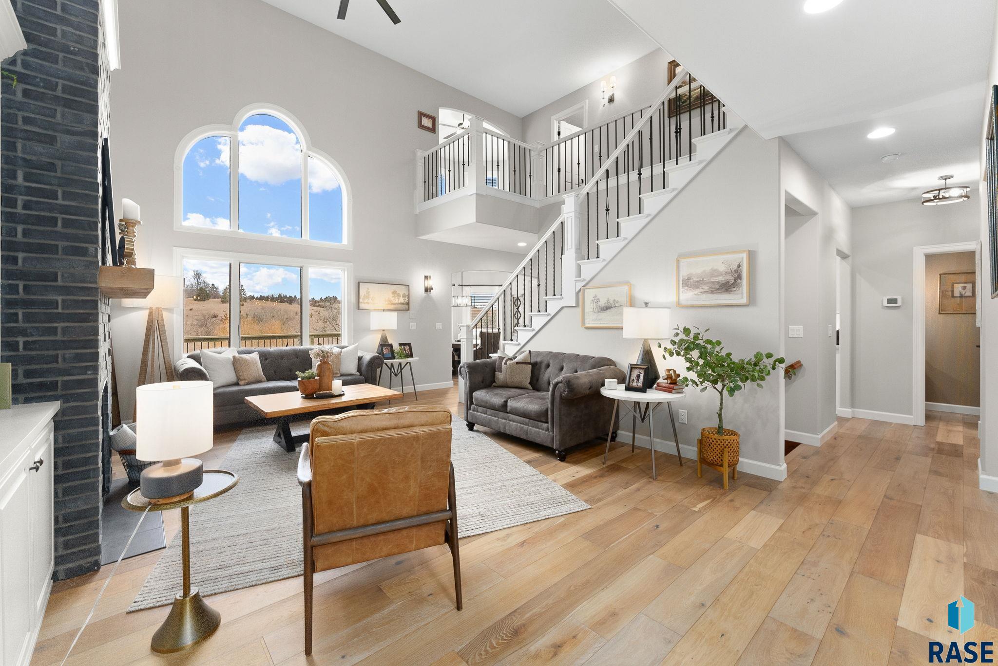 Sioux Falls, South Dakota 57110, United States, 6 Bedrooms Bedrooms, ,5 BathroomsBathrooms,Residential,Active,18601