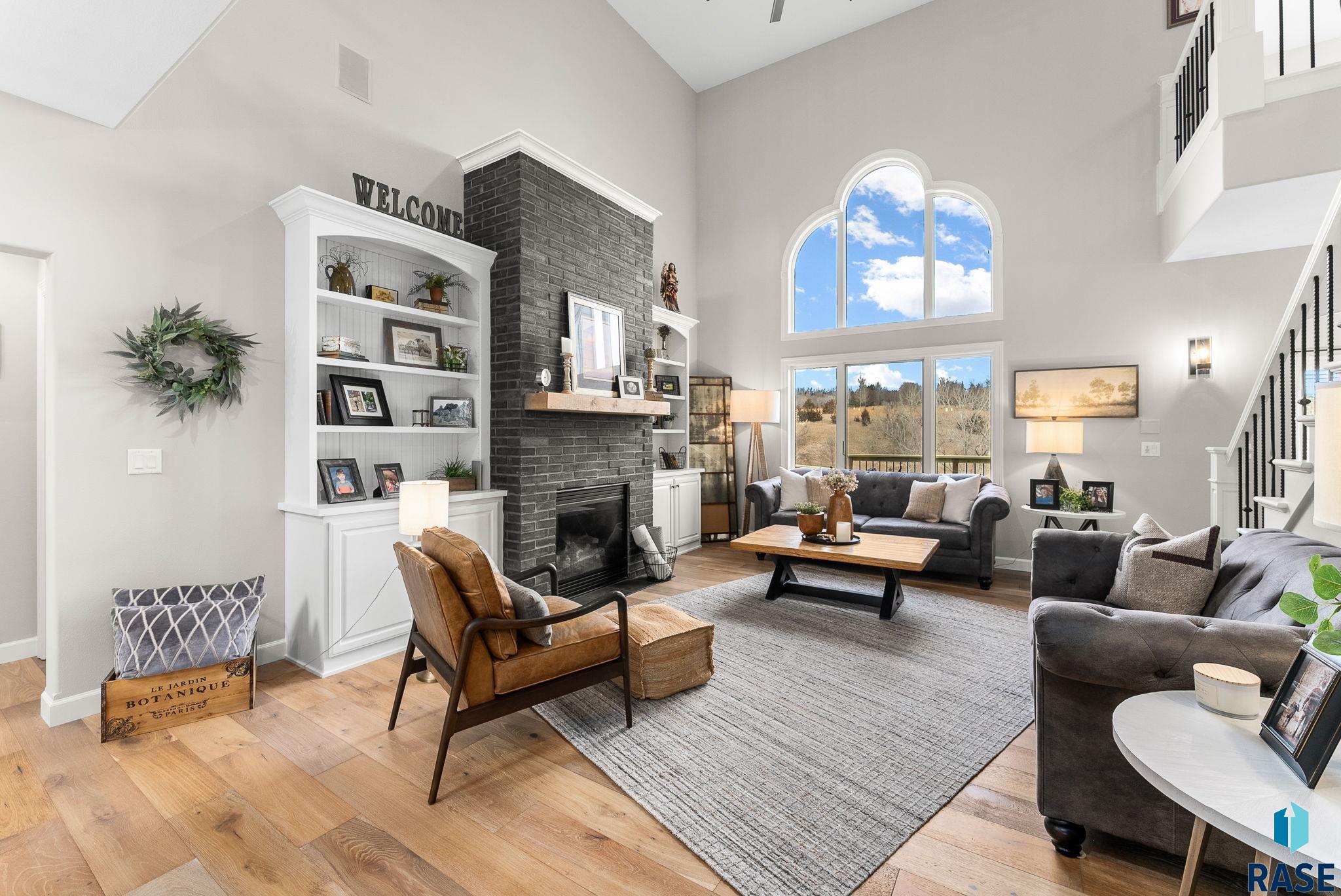 Sioux Falls, South Dakota 57110, United States, 6 Bedrooms Bedrooms, ,5 BathroomsBathrooms,Residential,Active,18601