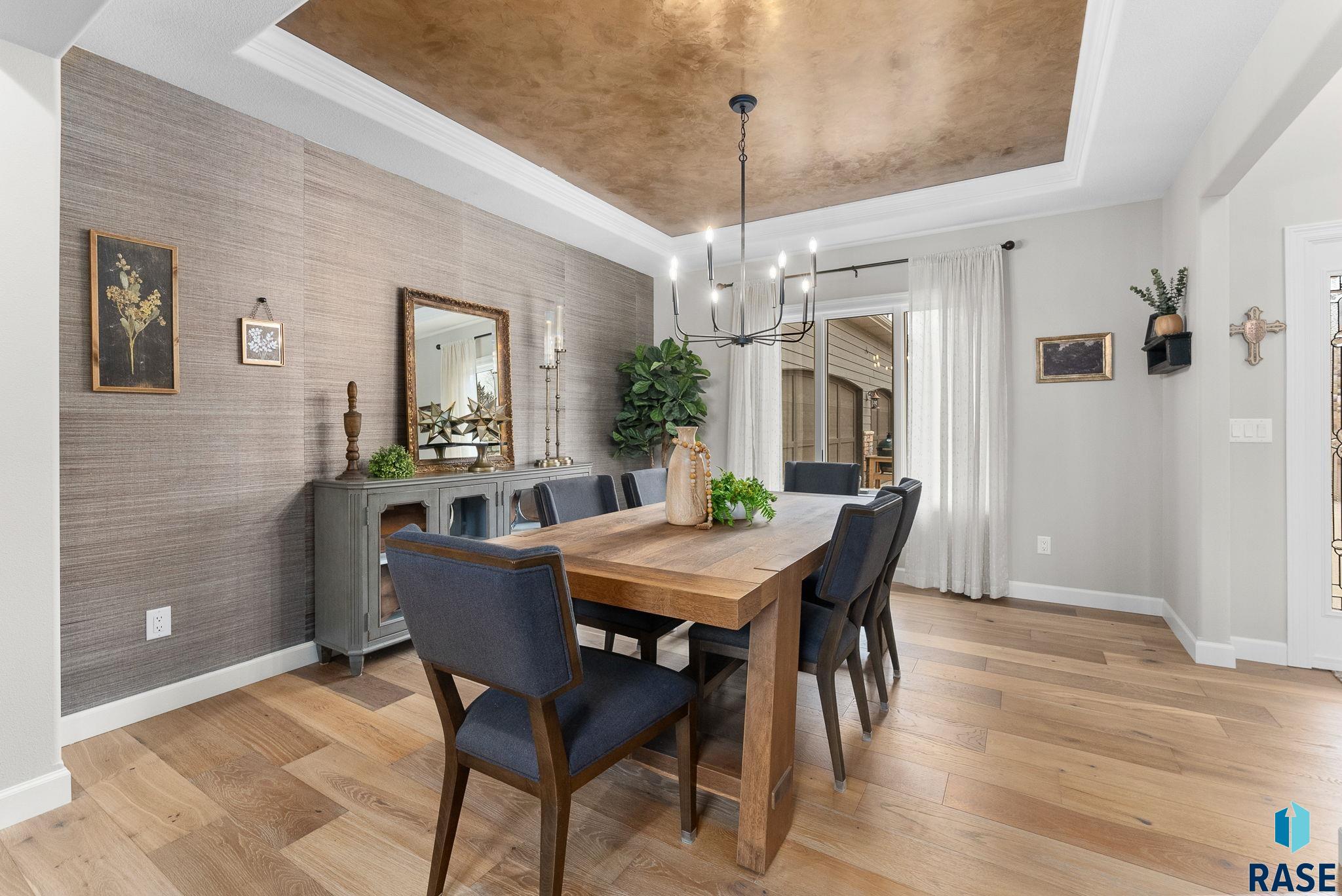 Sioux Falls, South Dakota 57110, United States, 6 Bedrooms Bedrooms, ,5 BathroomsBathrooms,Residential,Active,18601