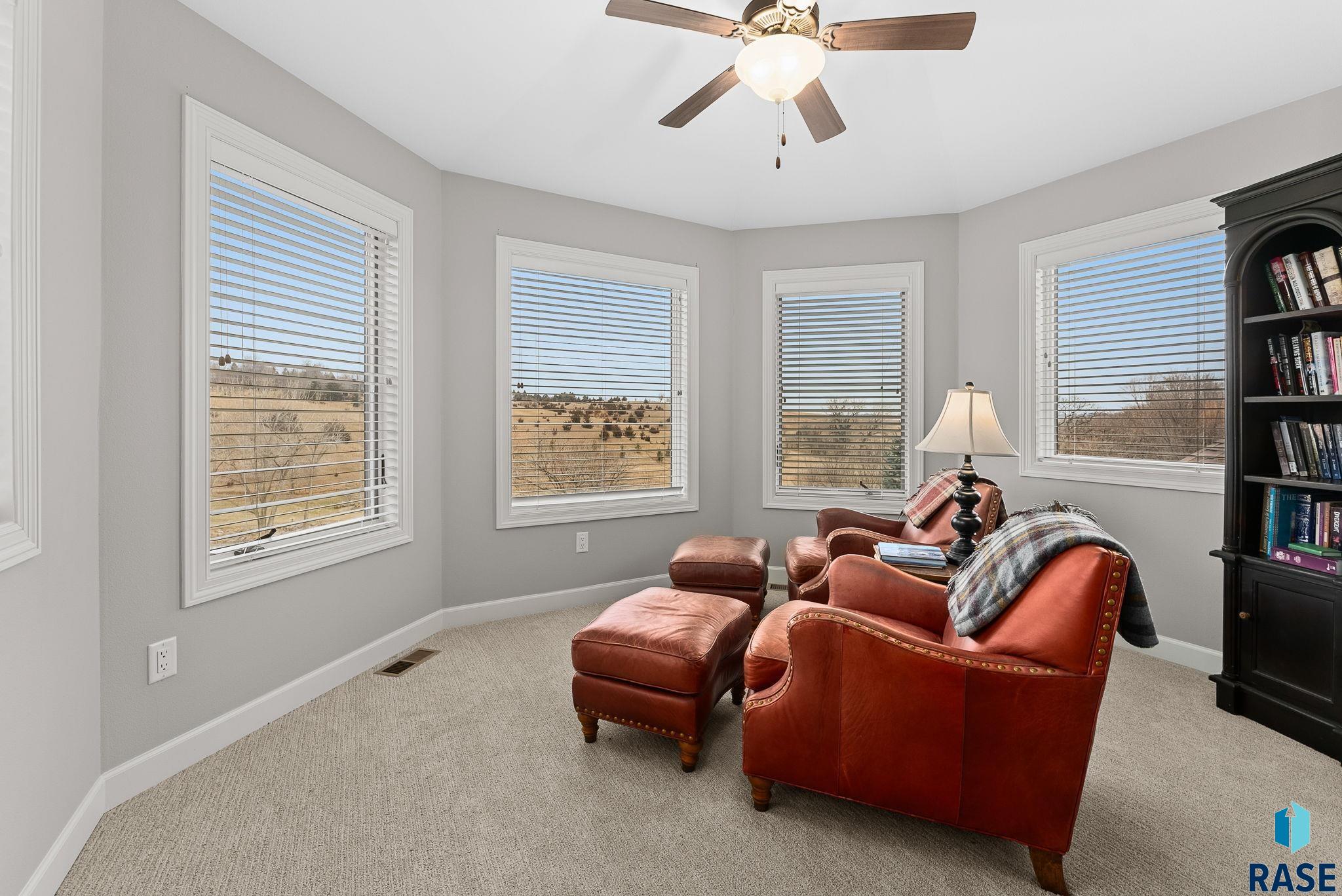 Sioux Falls, South Dakota 57110, United States, 6 Bedrooms Bedrooms, ,5 BathroomsBathrooms,Residential,Active,18601