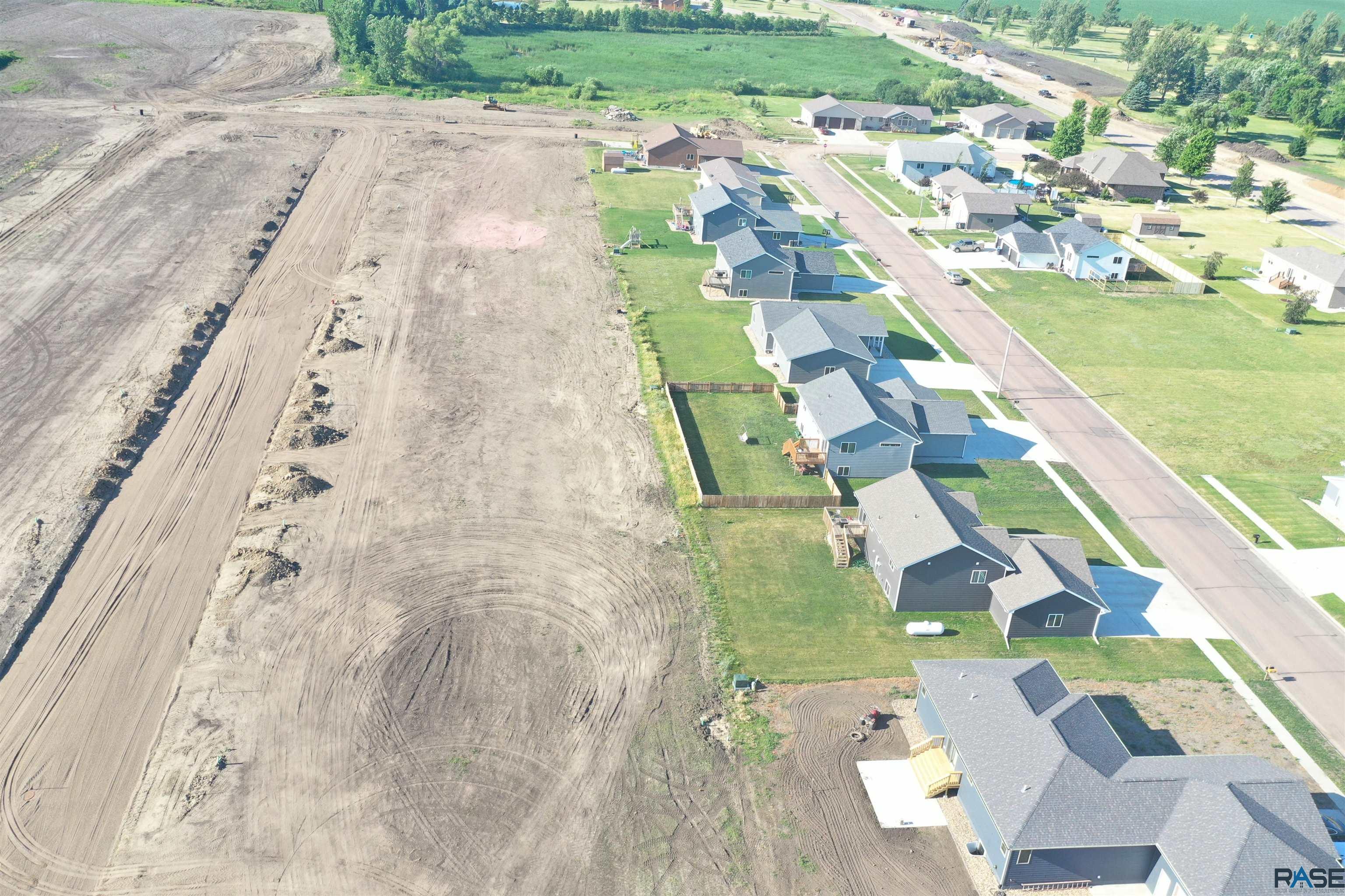 517 Fairway Dr Drive, Colman, South Dakota image 2