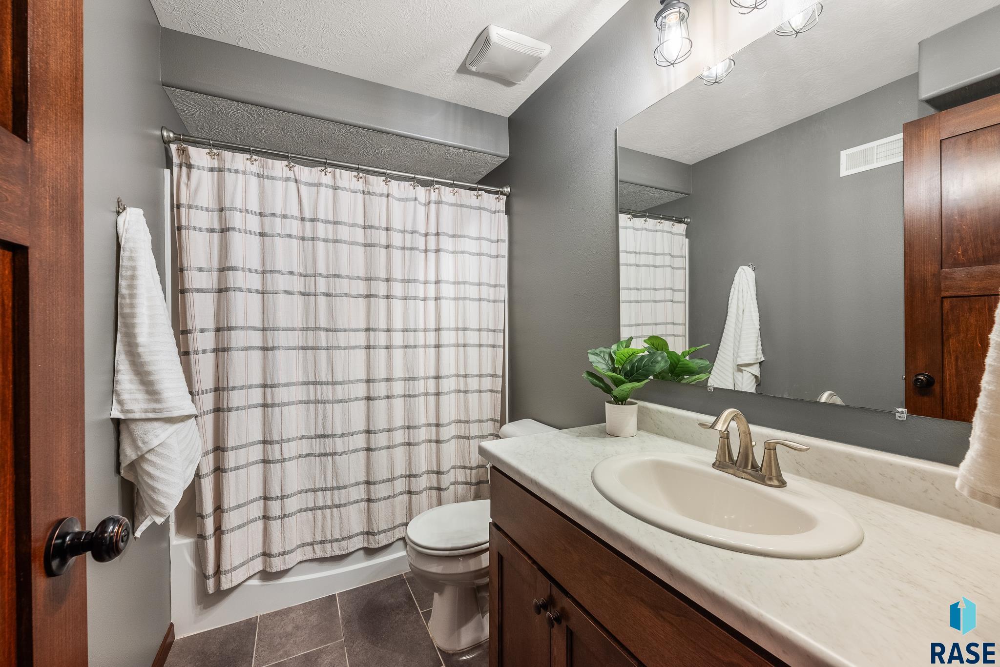 8104 S Ruger Ave Avenue, Sioux Falls, New Jersey image 26