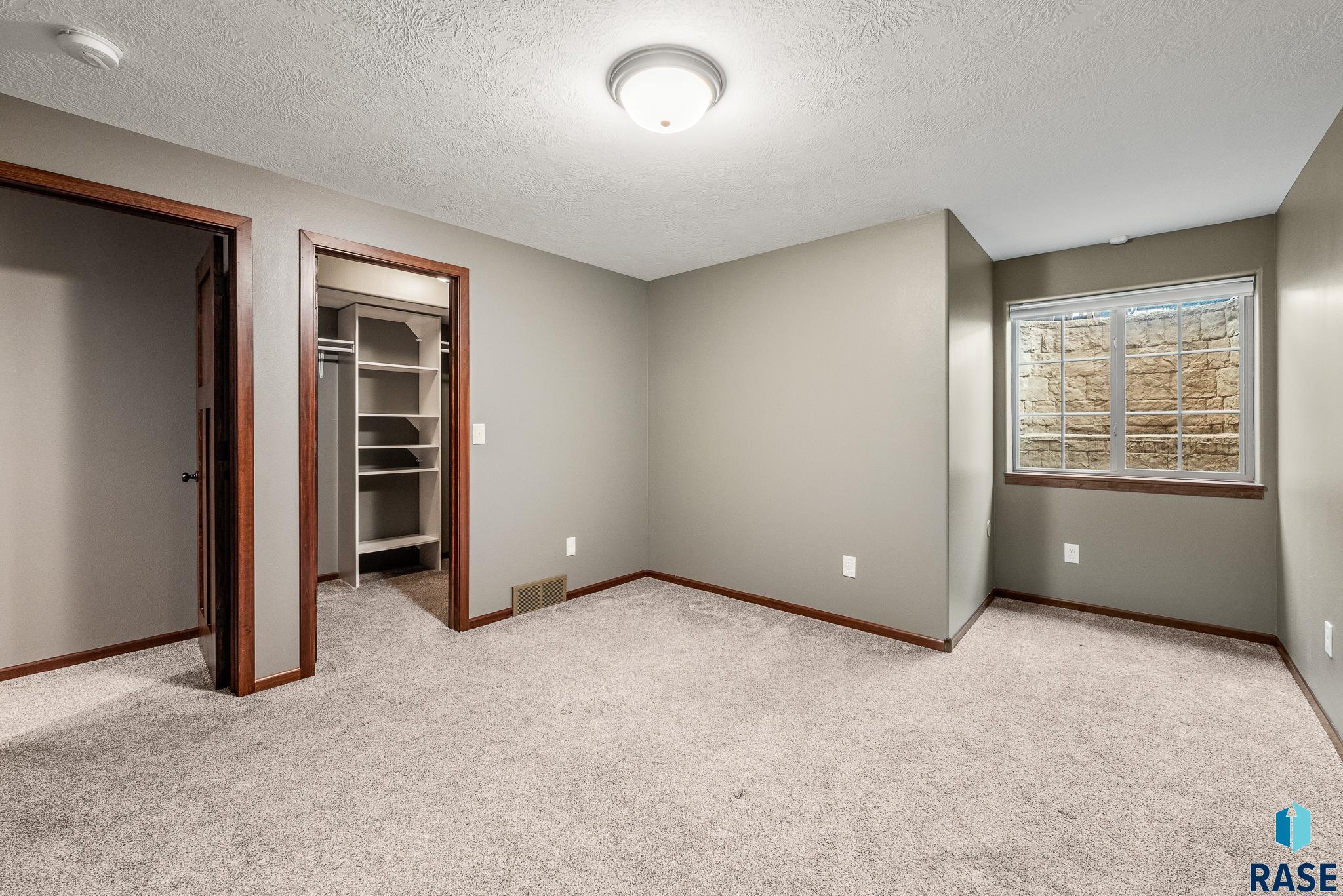 8104 S Ruger Ave Avenue, Sioux Falls, New Jersey image 25
