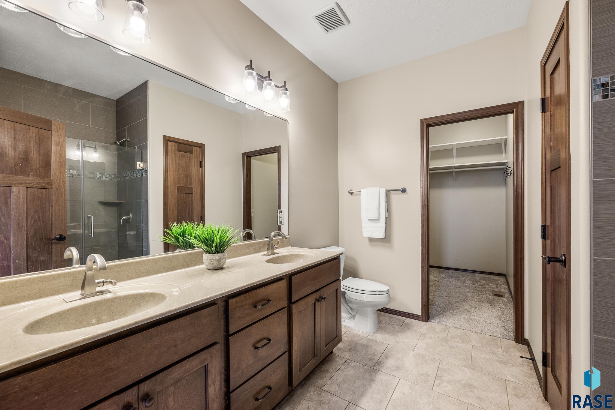 8104 S Ruger Ave Avenue, Sioux Falls, New Jersey image 13