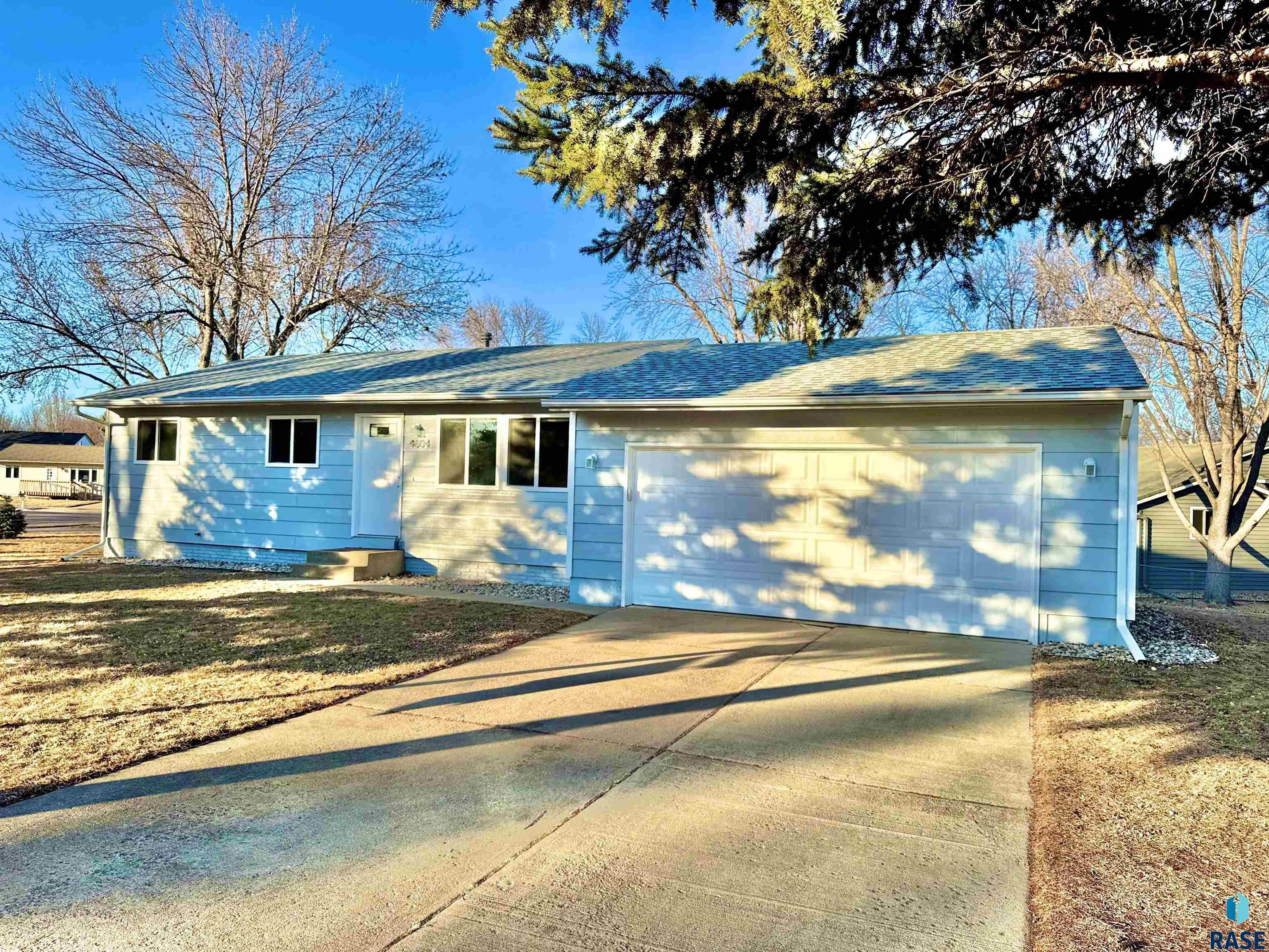 4604 S Bluestem Cir Circle, Sioux Falls, South Dakota image 1