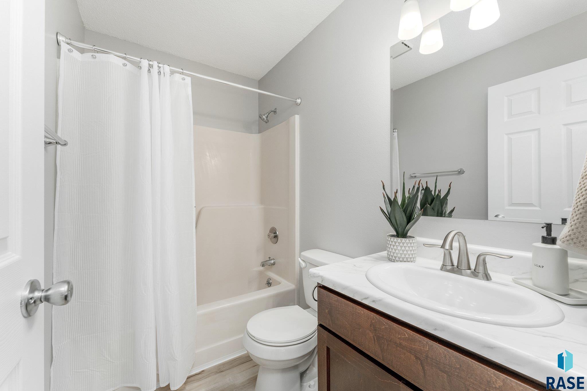 4604 S Bluestem Cir Circle, Sioux Falls, South Dakota image 16