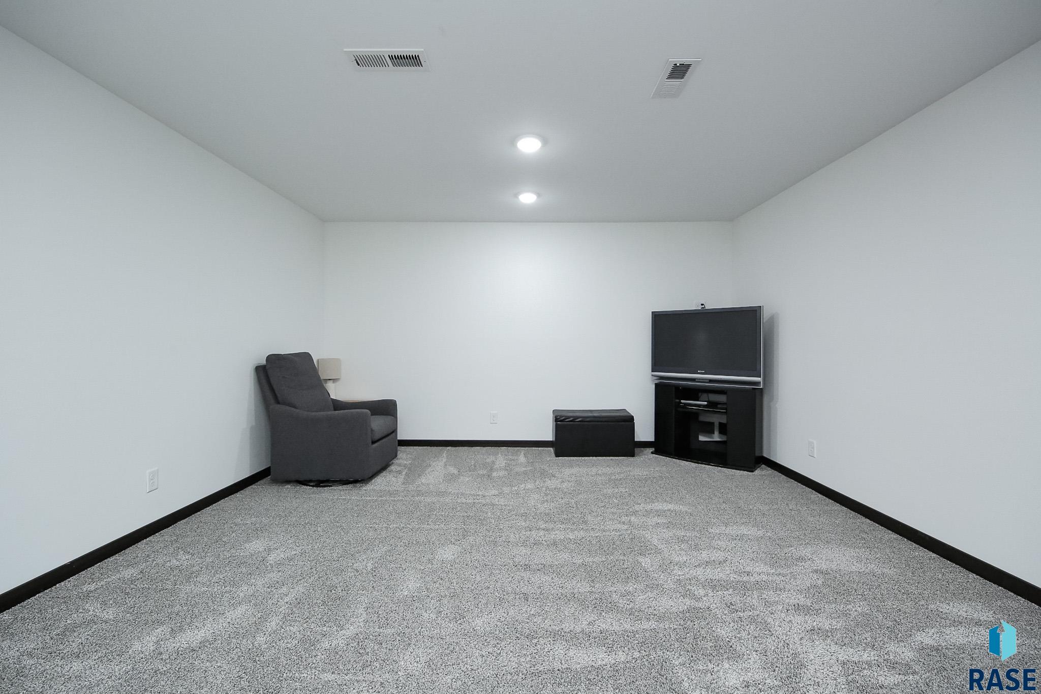 323 Thelma Ave Avenue, Harrisburg, New Jersey image 20