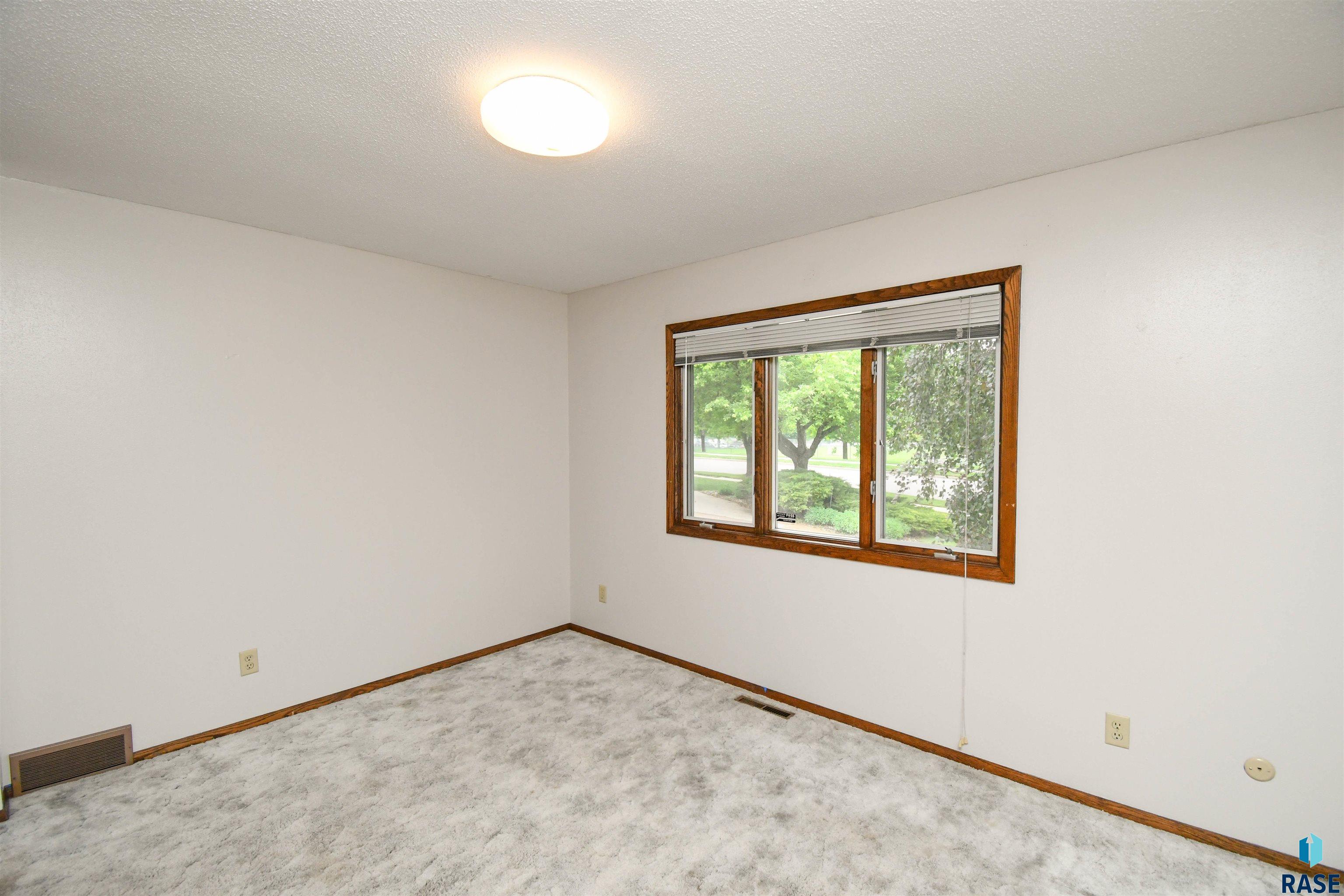 1205 W 37th St Street, Sioux Falls, New Jersey image 11