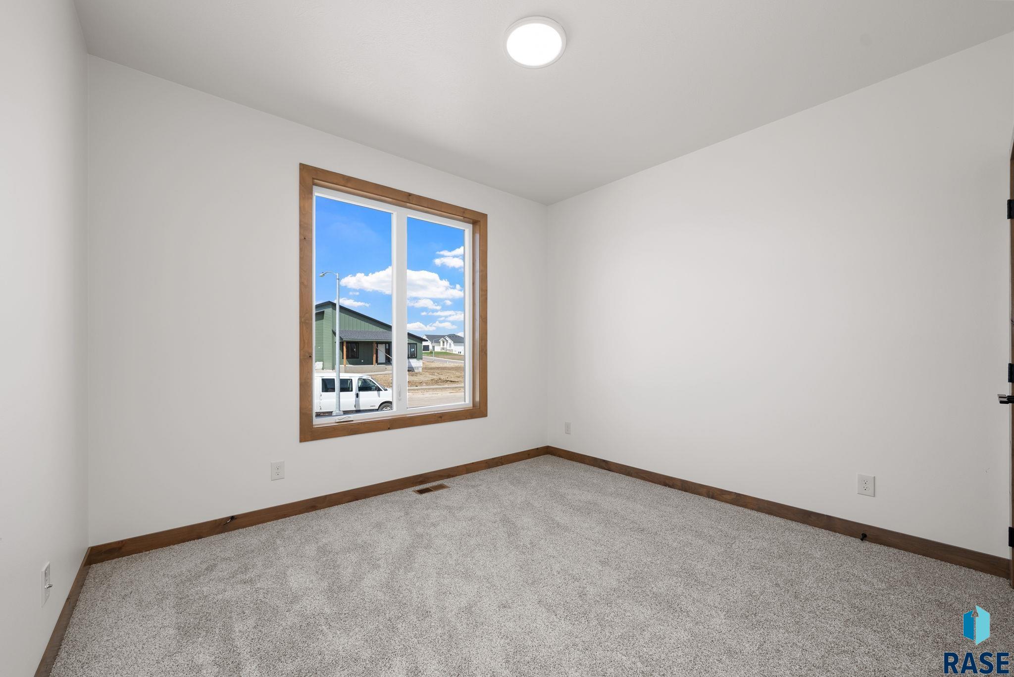 6605 E Fieldview St Street, Sioux Falls, New Jersey image 36