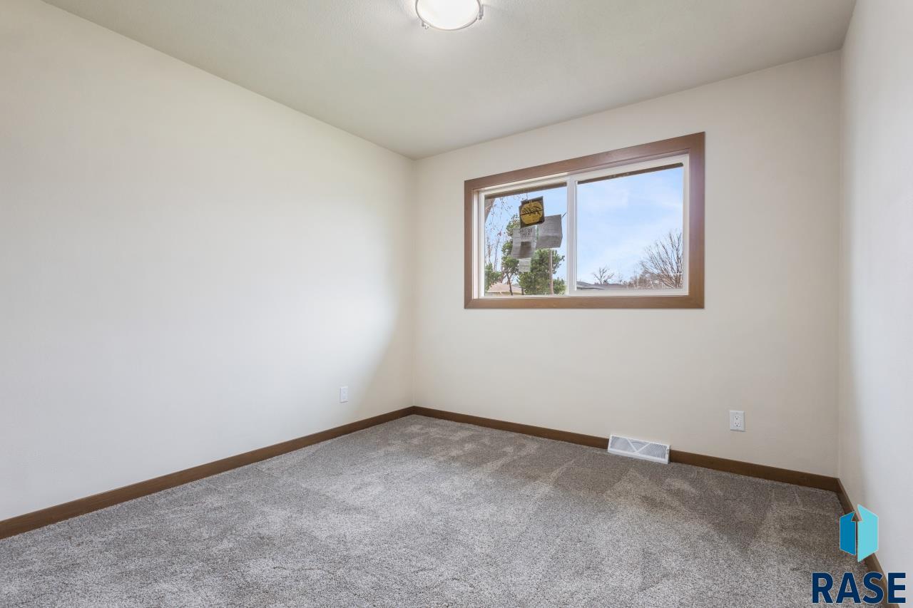 2700 S Lincoln Ave Avenue, Sioux Falls, New Jersey image 13