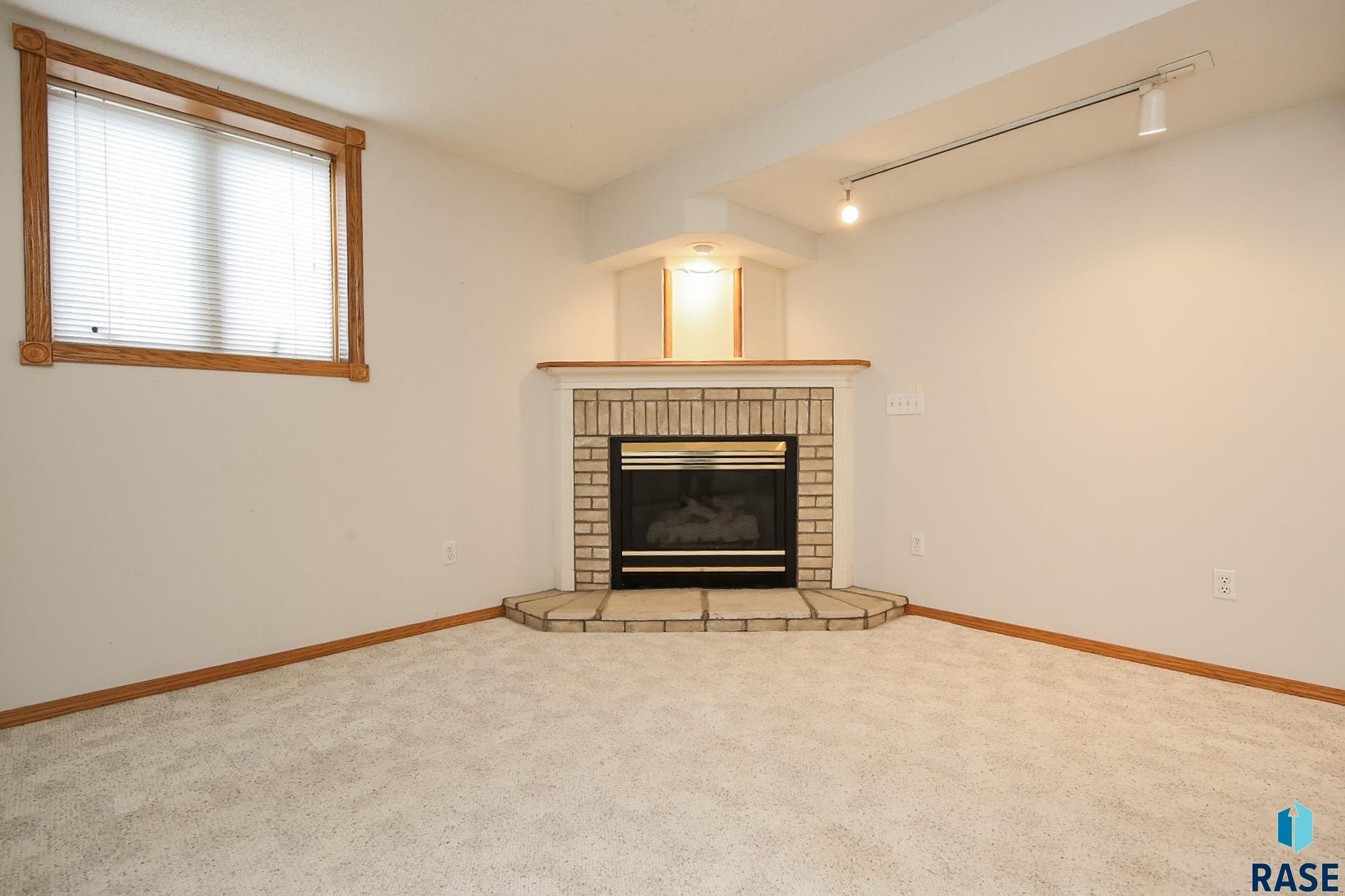 4301 E 19th St Street, Sioux Falls, New Jersey image 10