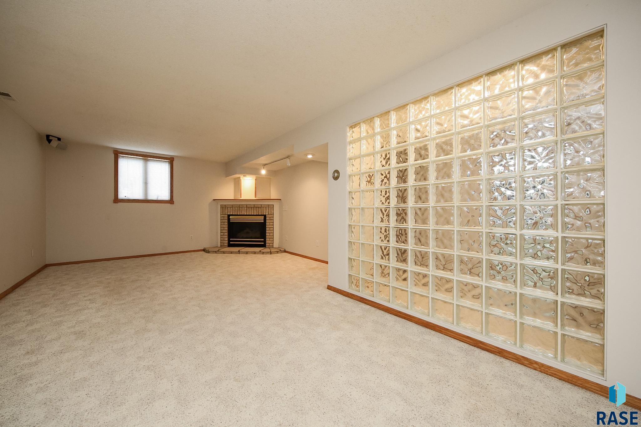 4301 E 19th St Street, Sioux Falls, New Jersey image 12