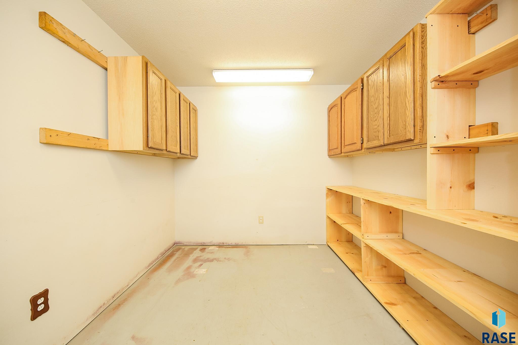 4301 E 19th St Street, Sioux Falls, New Jersey image 16