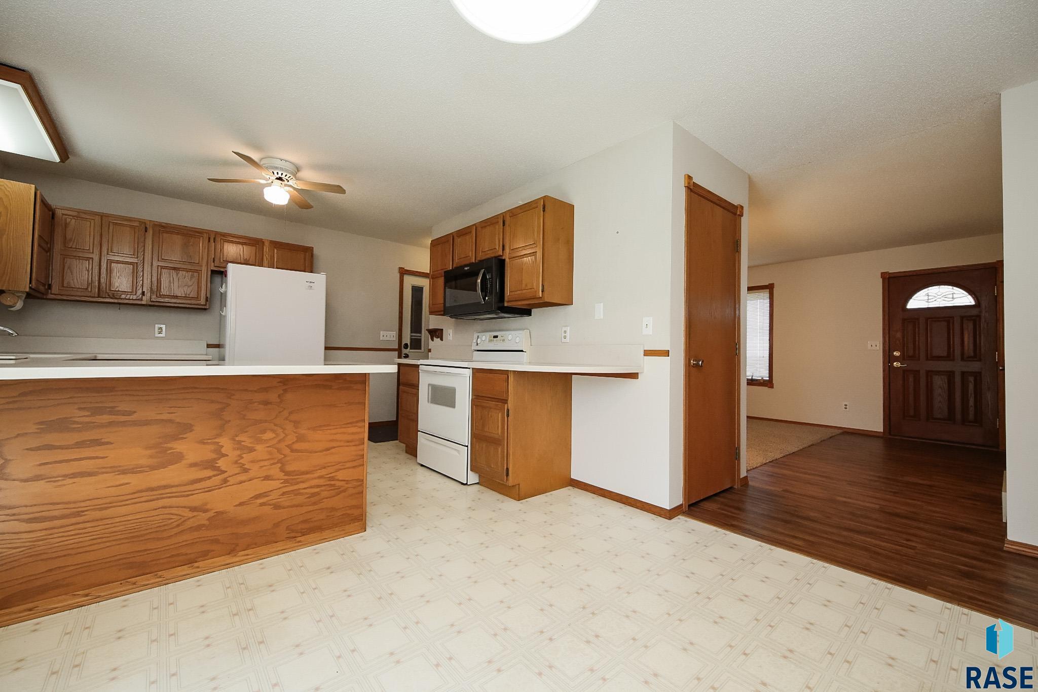 4301 E 19th St Street, Sioux Falls, New Jersey image 3