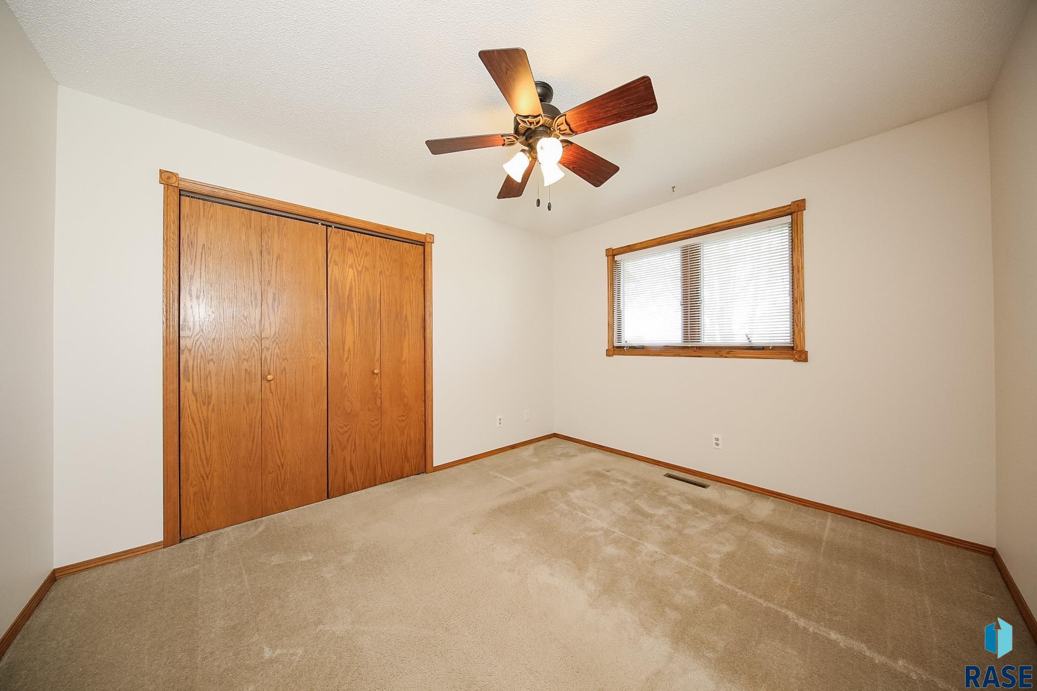 4301 E 19th St Street, Sioux Falls, New Jersey image 5