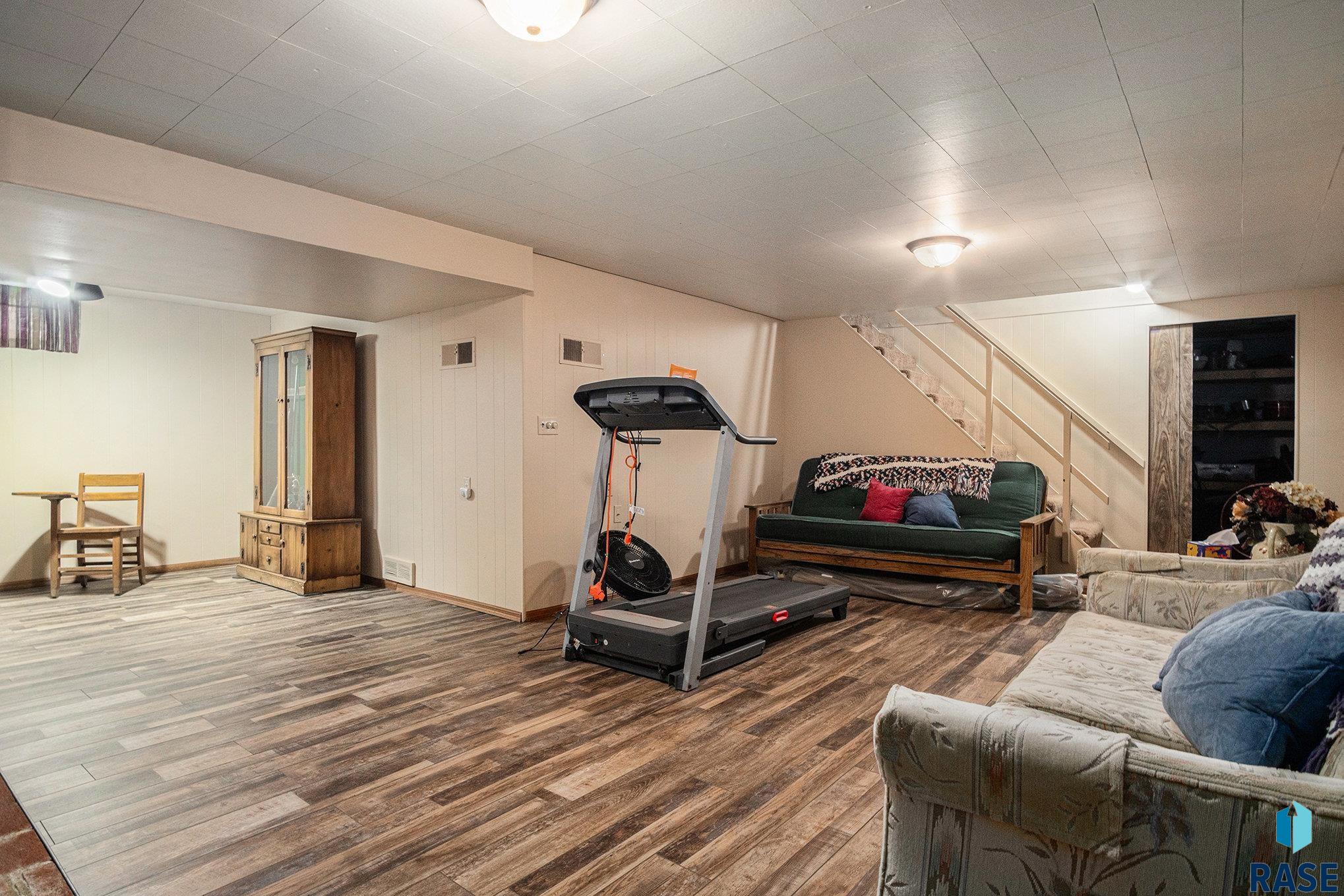 705 N Main St Street, Canton, South Dakota image 21