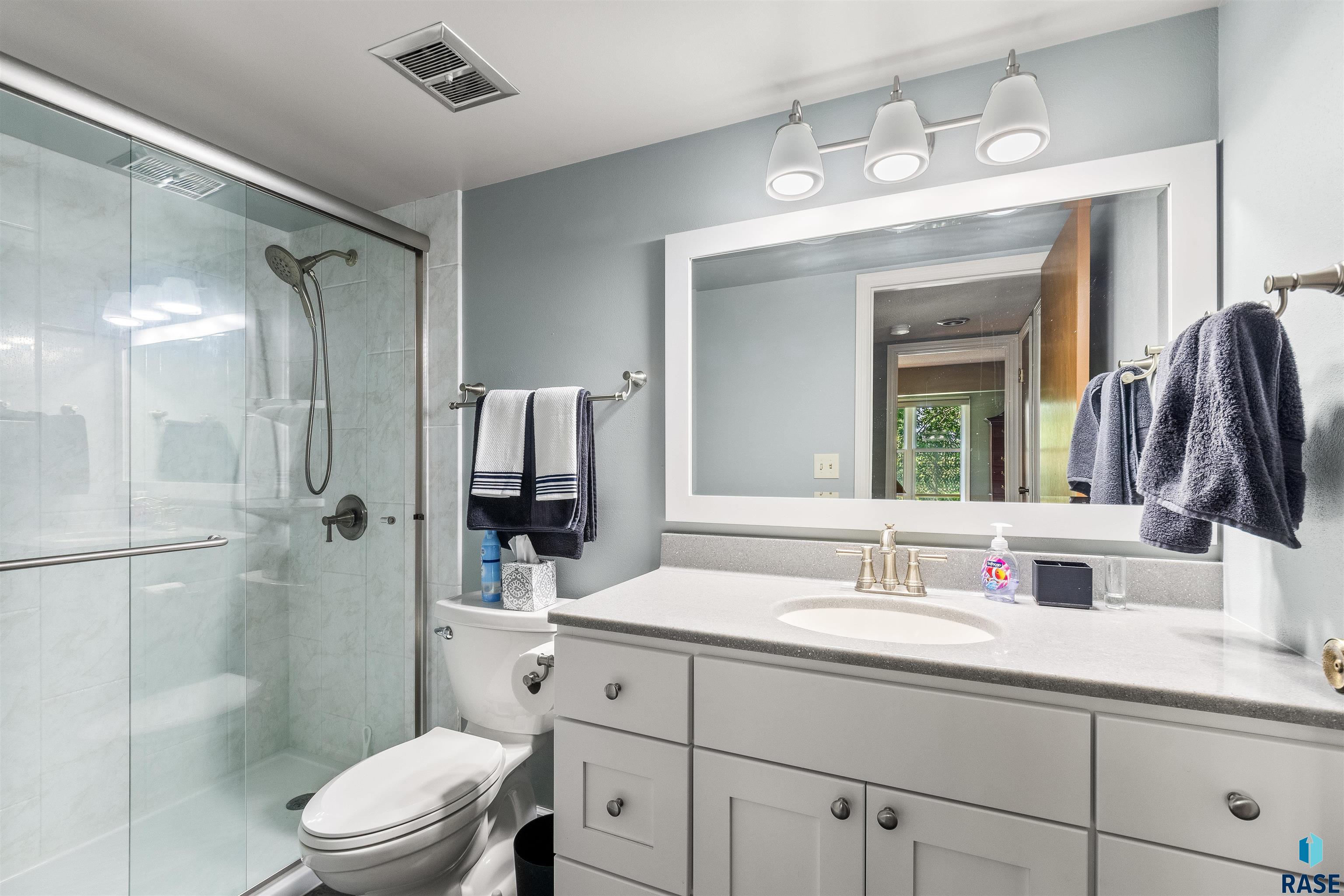 2501 S Kiwanis Ave Avenue #301, Sioux Falls, New Jersey image 3